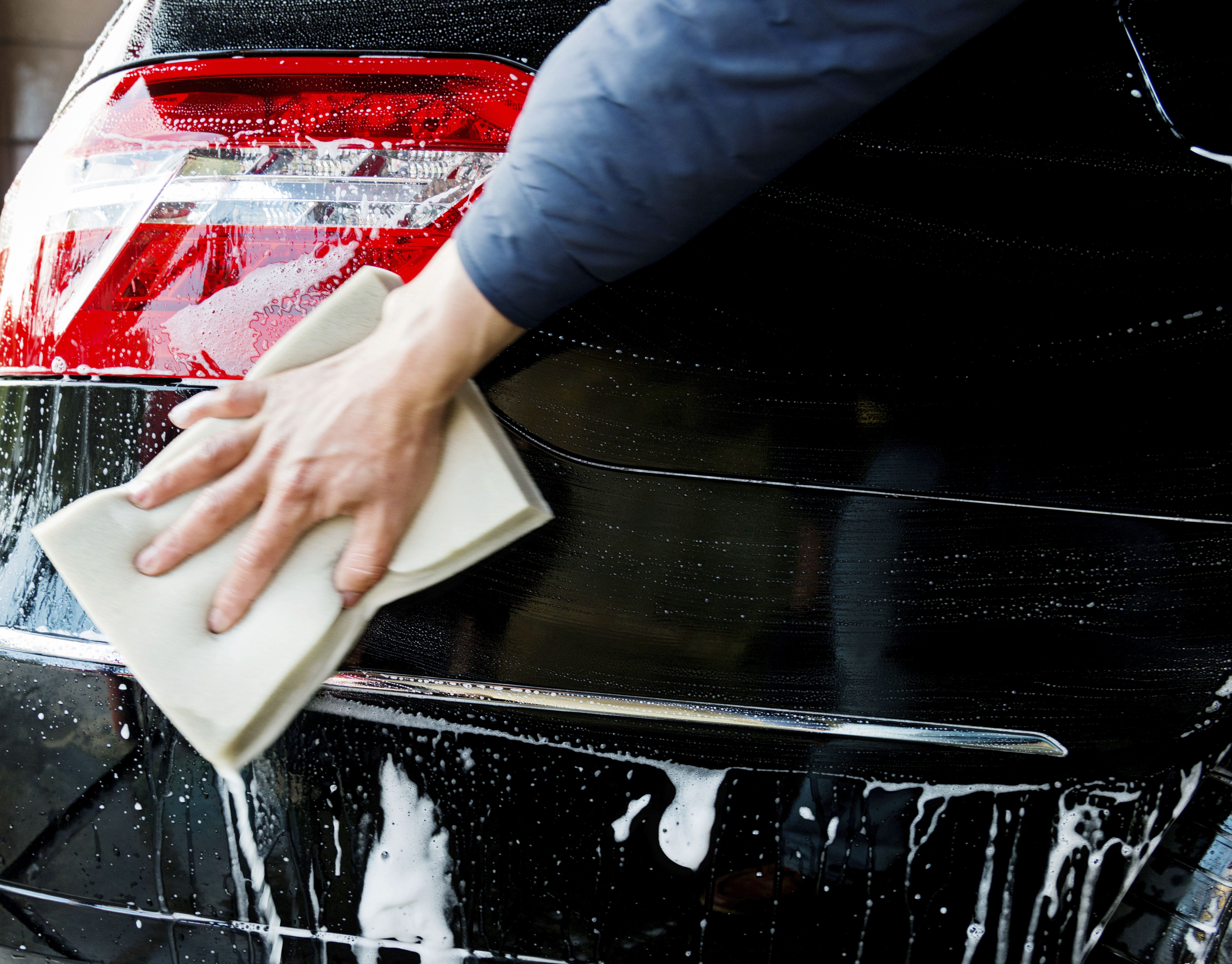 Lavado a mano de vehículos: Servicios de Gepard Auto Center Lavado a mano de vehículos: Servicios de Gepard Auto Center