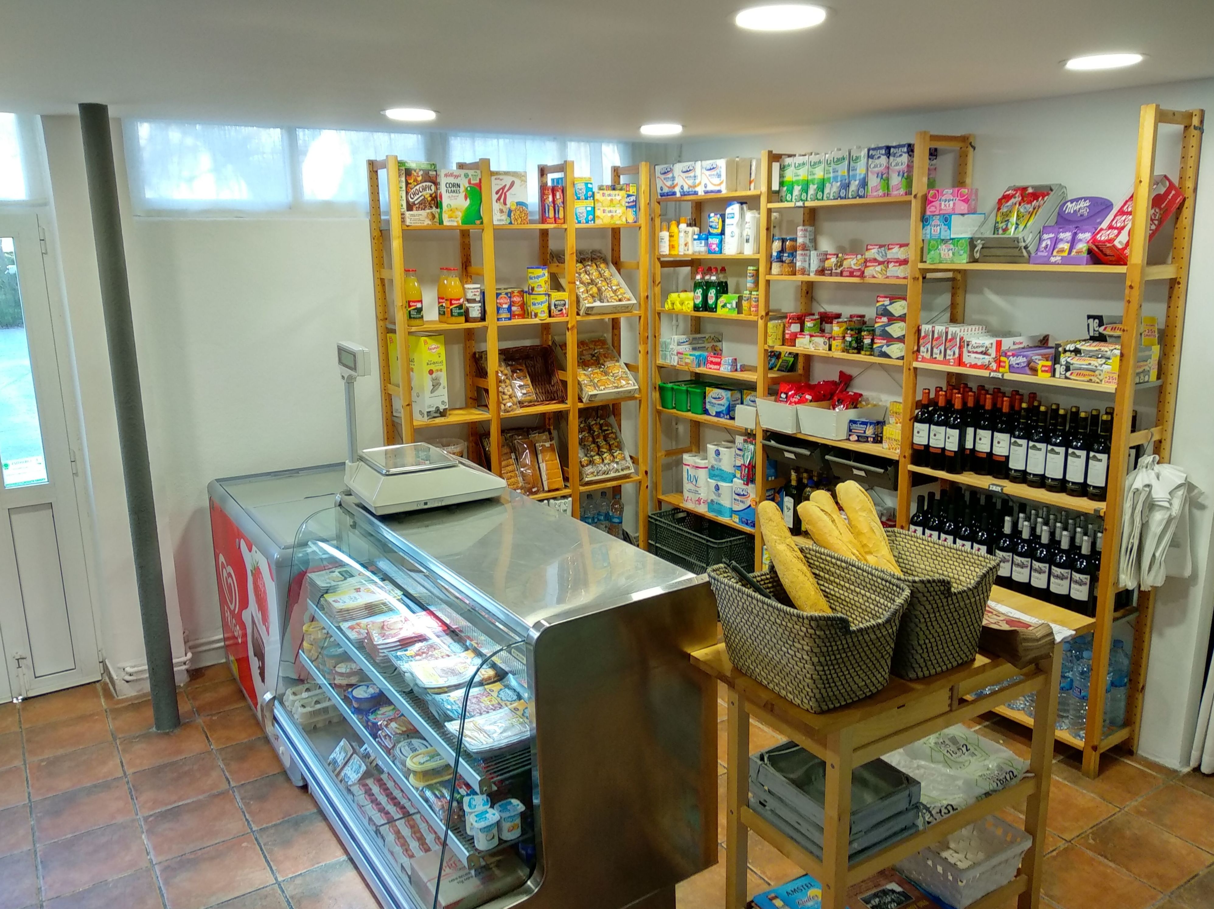 Instalaciones: Servicios de Camping Don Quijote Instalaciones: Servicios de Camping Don Quijote