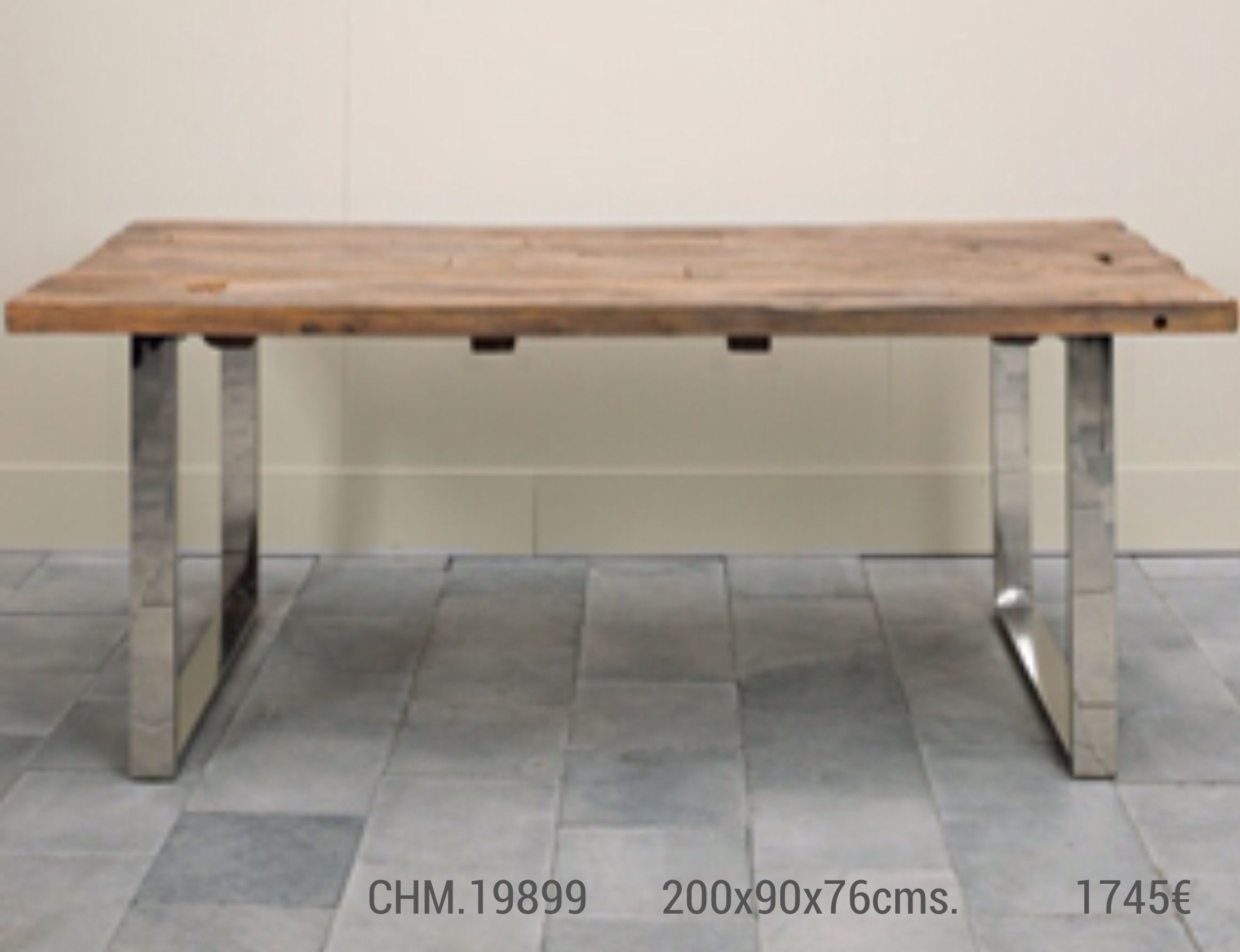 Mesa de comedor sobre de madera y patas de aluminio : Catálogo de Ste Odile Decoración Mesa de comedor sobre de madera y patas de aluminio : Catálogo de Ste Odile Decoración