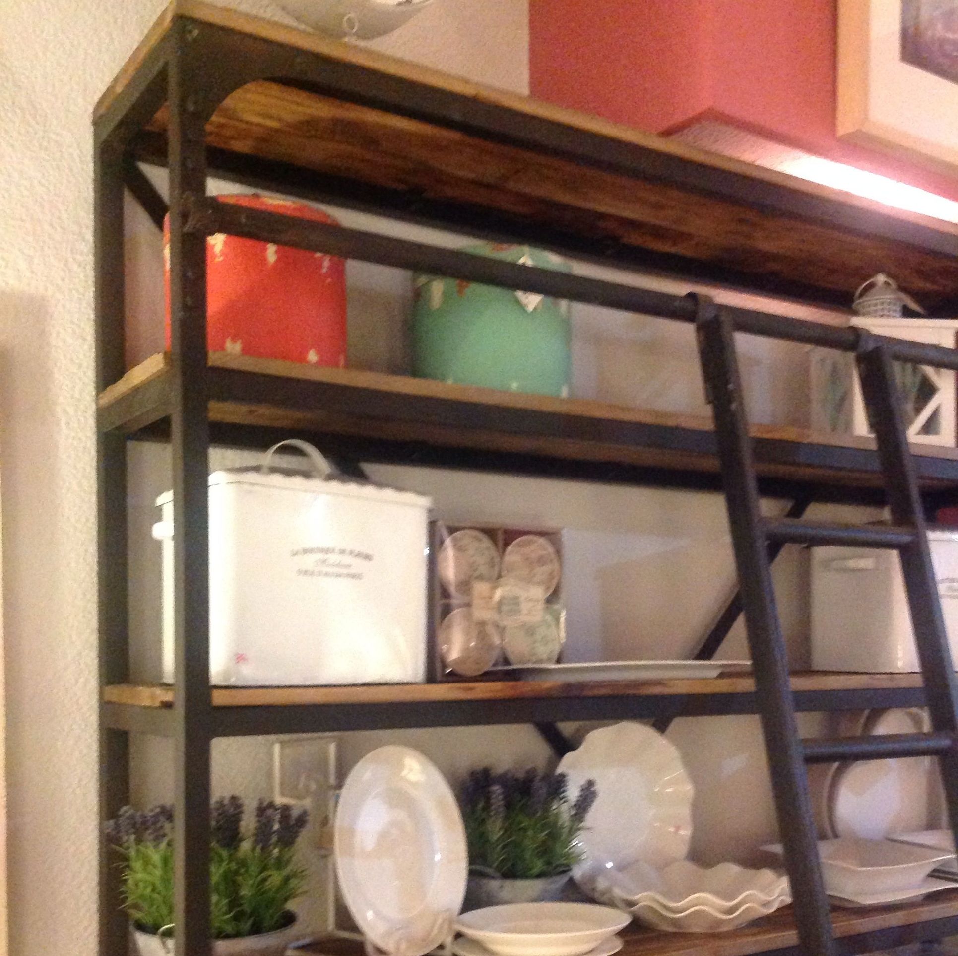Librería Alta en hierro y madera con escalera: Catálogo de Ste Odile Decoración Librería Alta en hierro y madera con escalera: Catálogo de Ste Odile Decoración