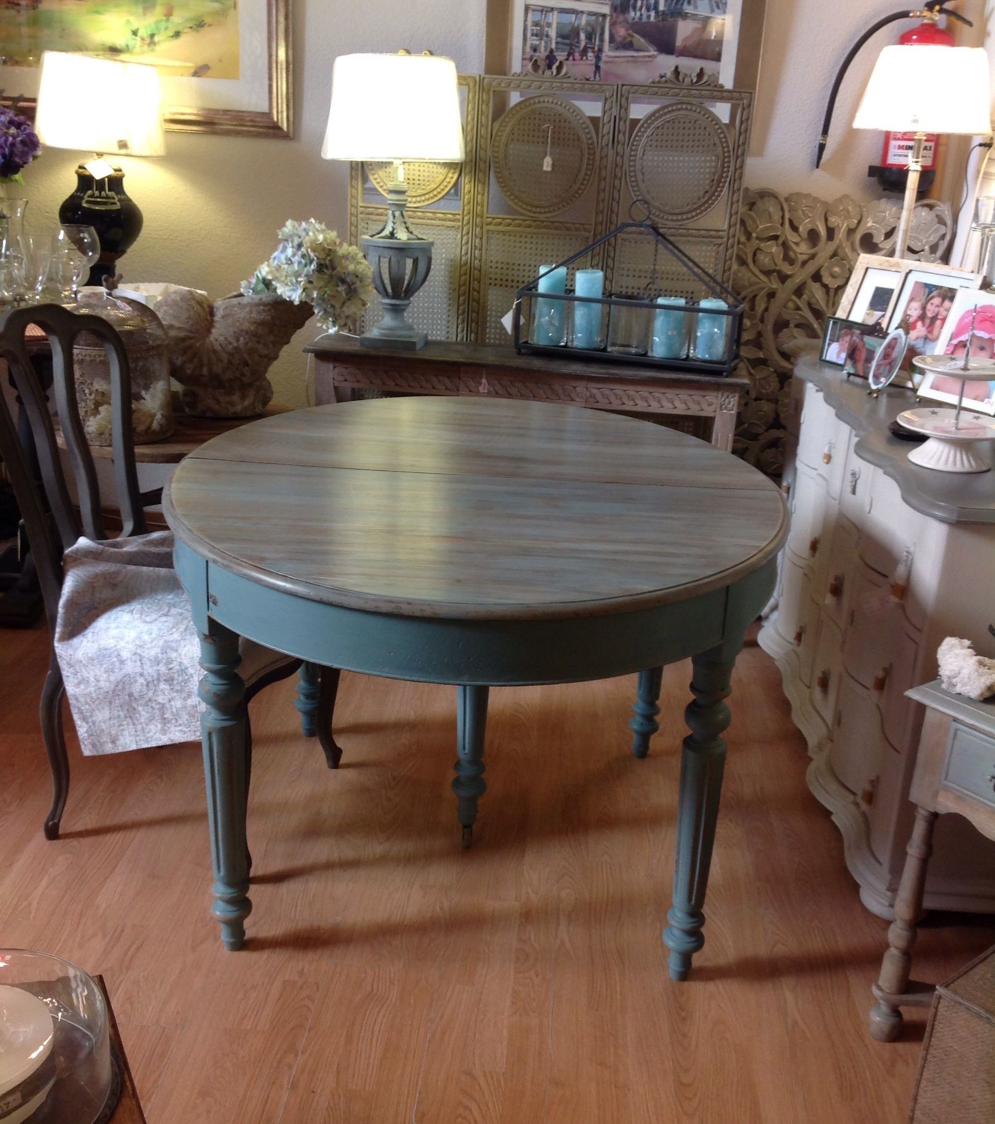 Restauración: Mesa isabelina acabada en azul aguamarina y doble veladura: Catálogo de Ste Odile Decoración Restauración: Mesa isabelina acabada en azul aguamarina y doble veladura: Catálogo de Ste Odile Decoración