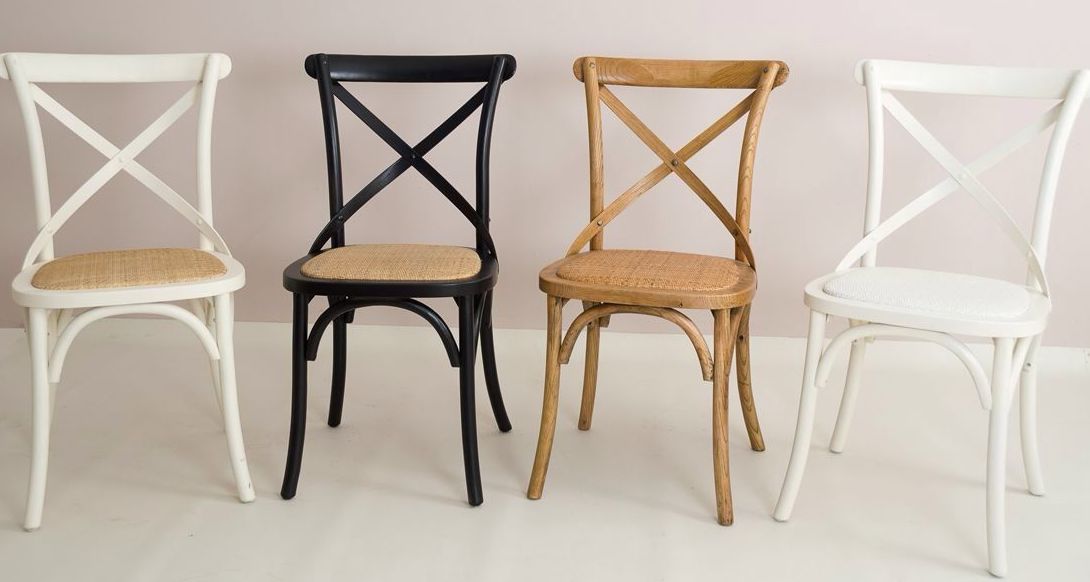Silla de cruceta blanca, roble o negra : Catálogo de Ste Odile Decoración Silla de cruceta blanca, roble o negra : Catálogo de Ste Odile Decoración