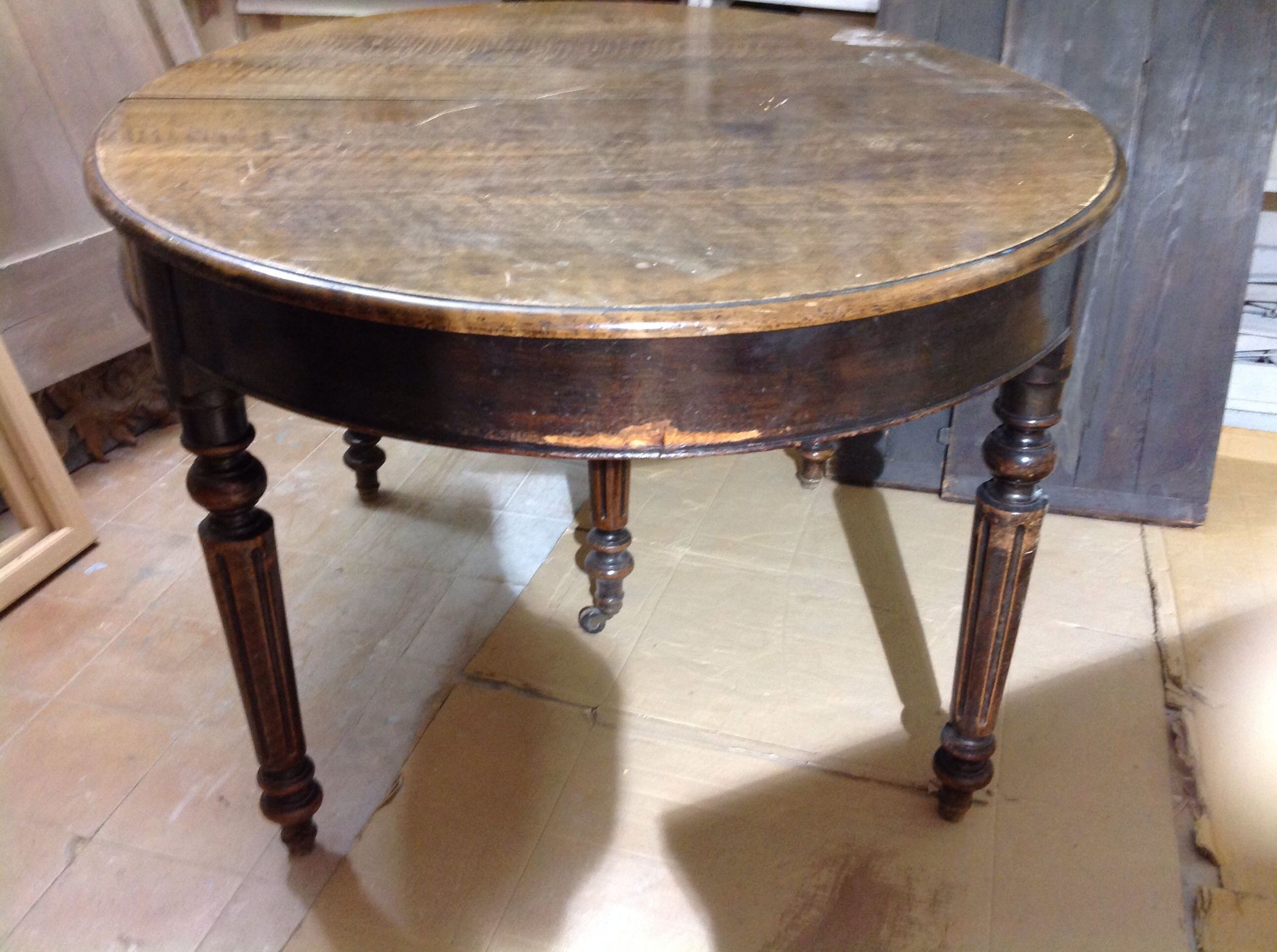 Restauración: Mesa isabelina acabada en azul aguamarina y doble veladura: Catálogo de Ste Odile Decoración Restauración: Mesa isabelina acabada en azul aguamarina y doble veladura: Catálogo de Ste Odile Decoración