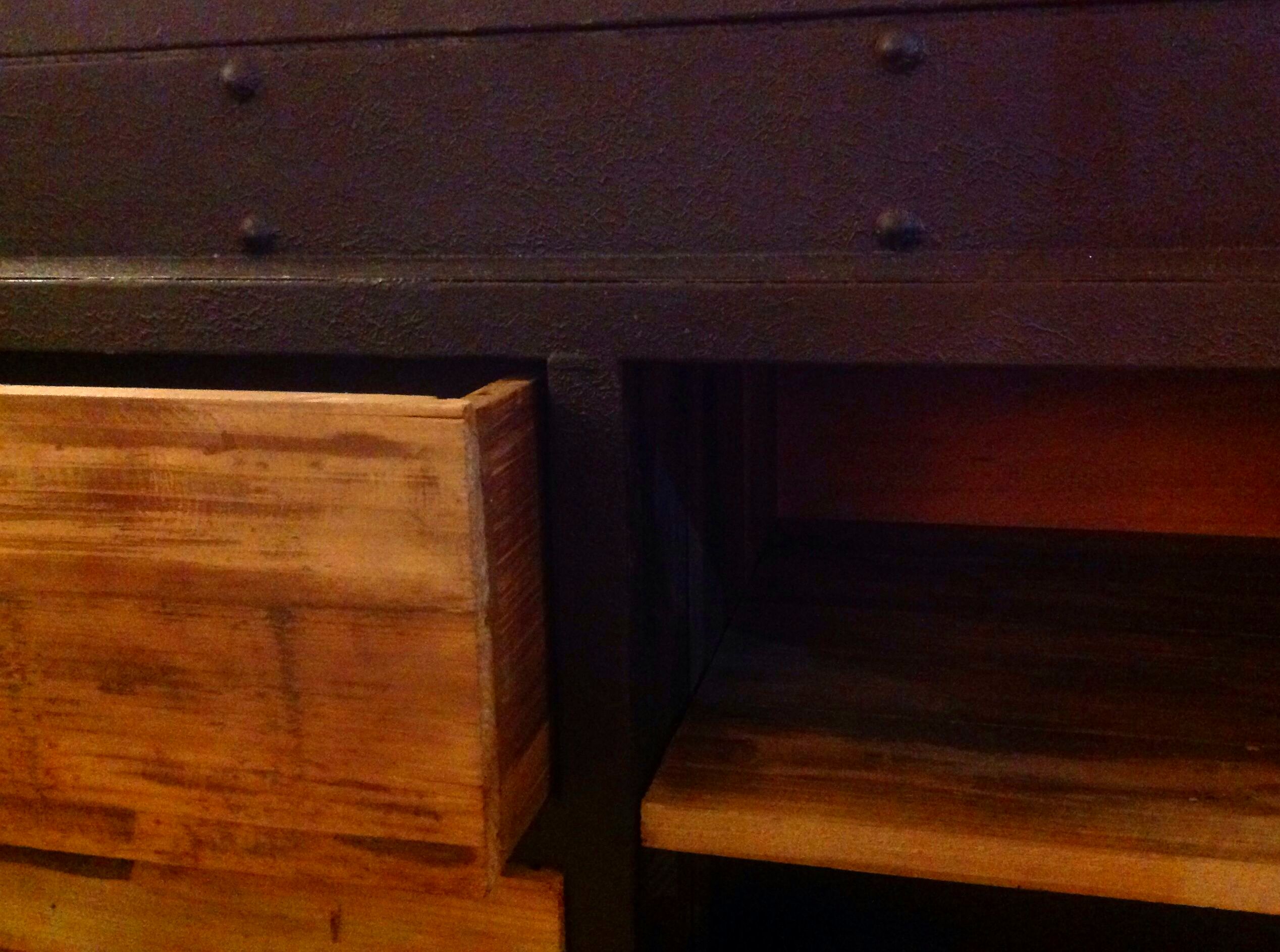 Librería Alta en hierro y madera con escalera: Catálogo de Ste Odile Decoración Librería Alta en hierro y madera con escalera: Catálogo de Ste Odile Decoración