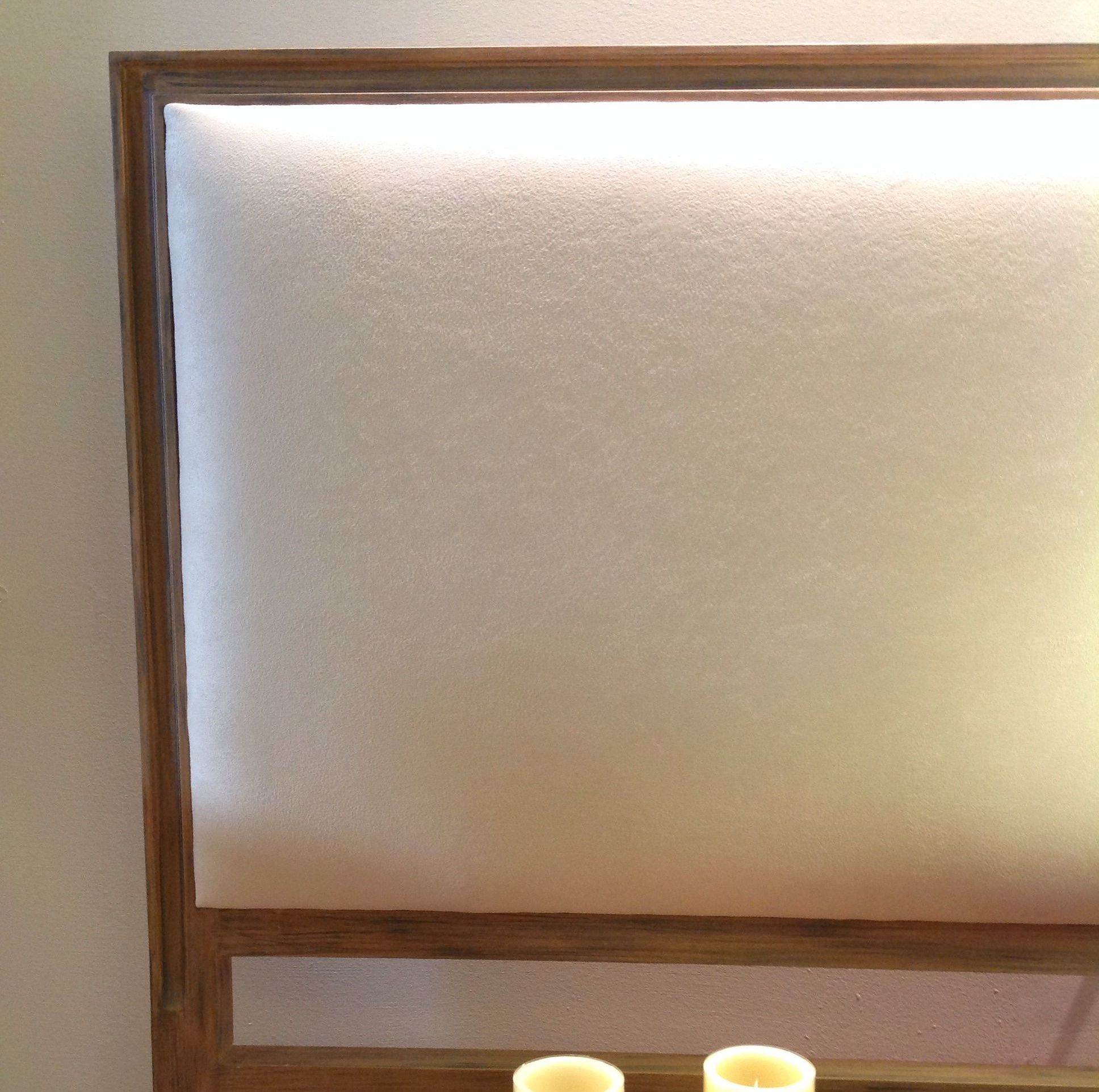 Cabecero tapizado con madera vista: Catálogo de Ste Odile Decoración Cabecero tapizado con madera vista: Catálogo de Ste Odile Decoración