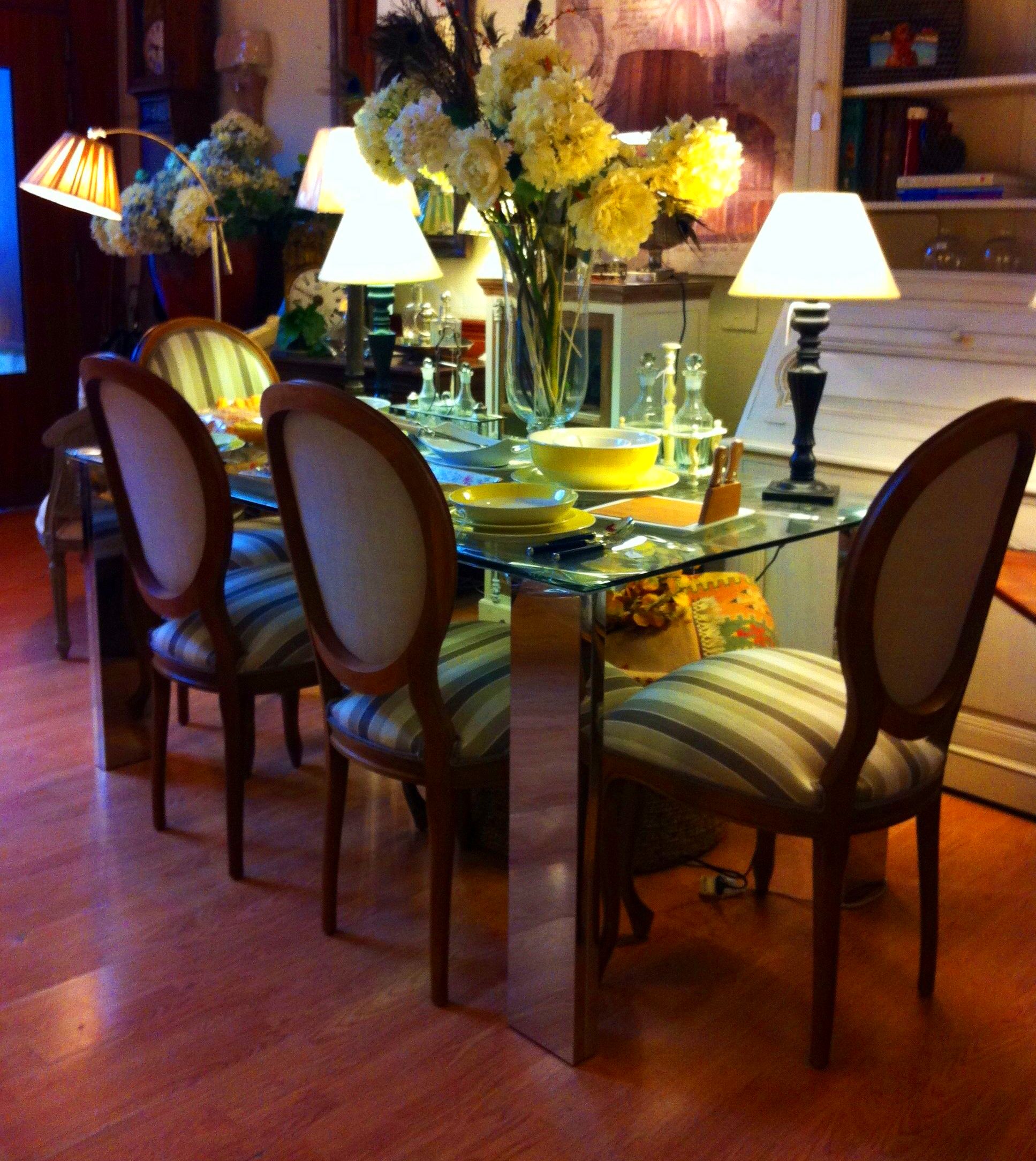 Mesa de comedor de cristal y acero: Catálogo de Ste Odile Decoración Mesa de comedor de cristal y acero: Catálogo de Ste Odile Decoración