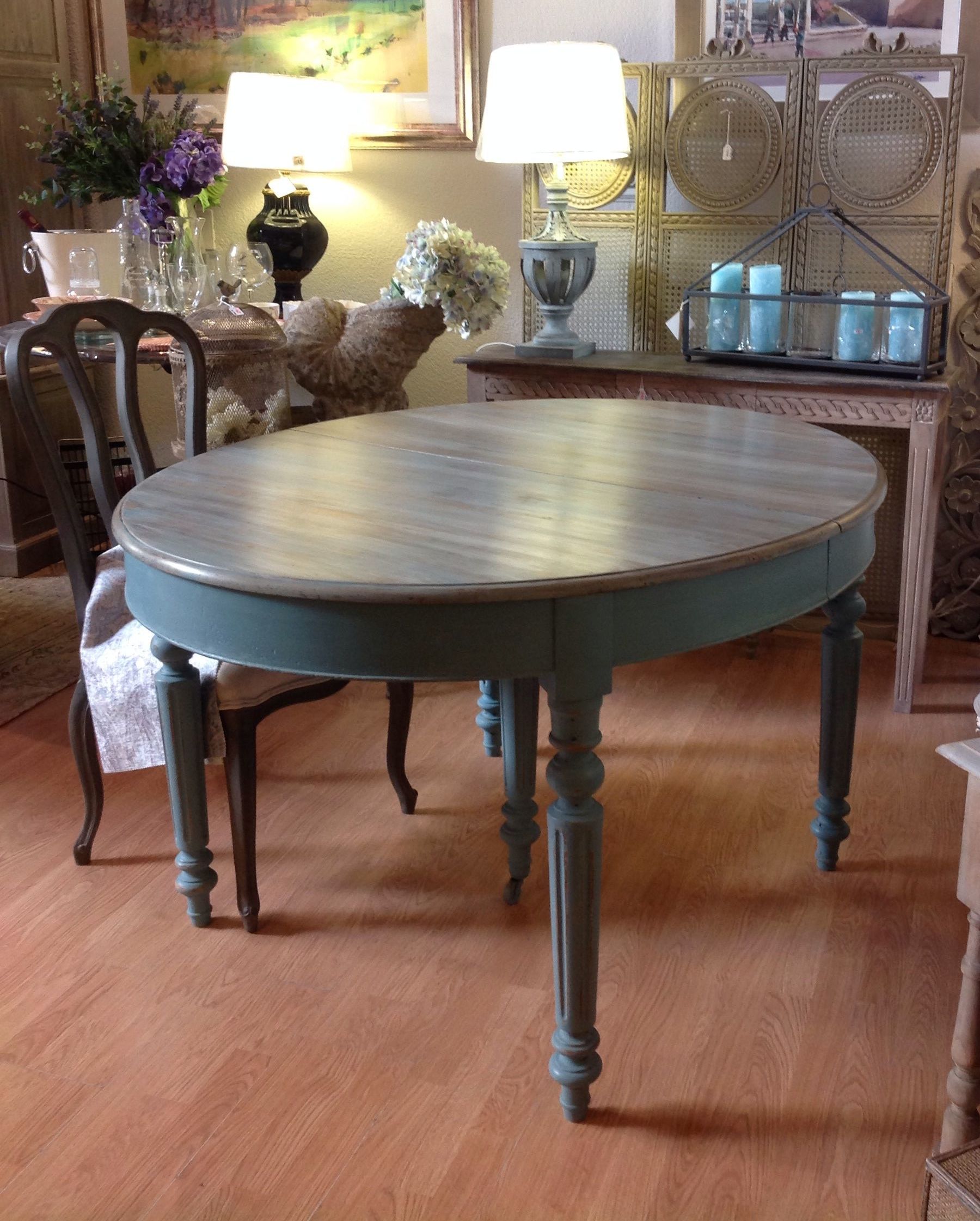 Restauración: Mesa isabelina acabada en azul aguamarina y doble veladura: Catálogo de Ste Odile Decoración Restauración: Mesa isabelina acabada en azul aguamarina y doble veladura: Catálogo de Ste Odile Decoración