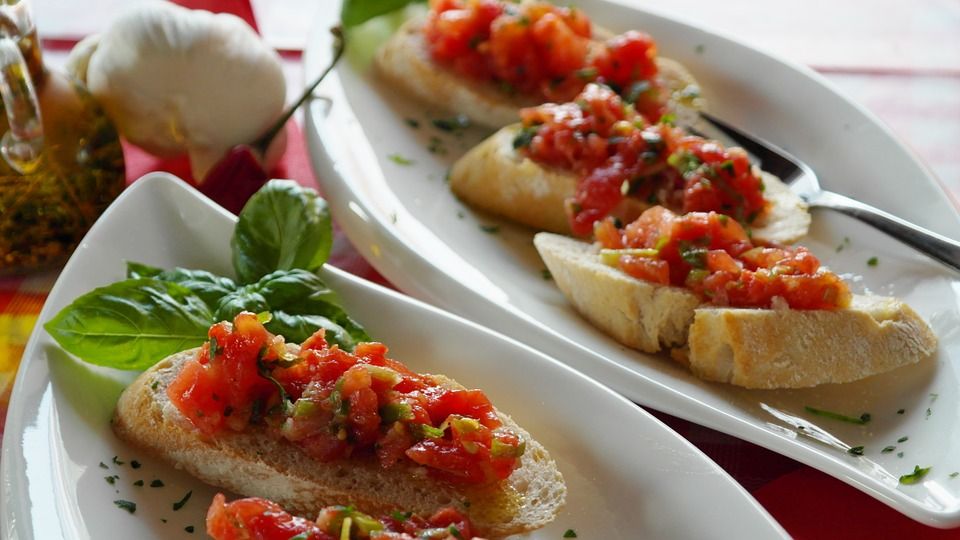 Bruschette: Especialidades de Restaurante La Piccola Italia scq Bruschette: Especialidades de Restaurante La Piccola Italia scq