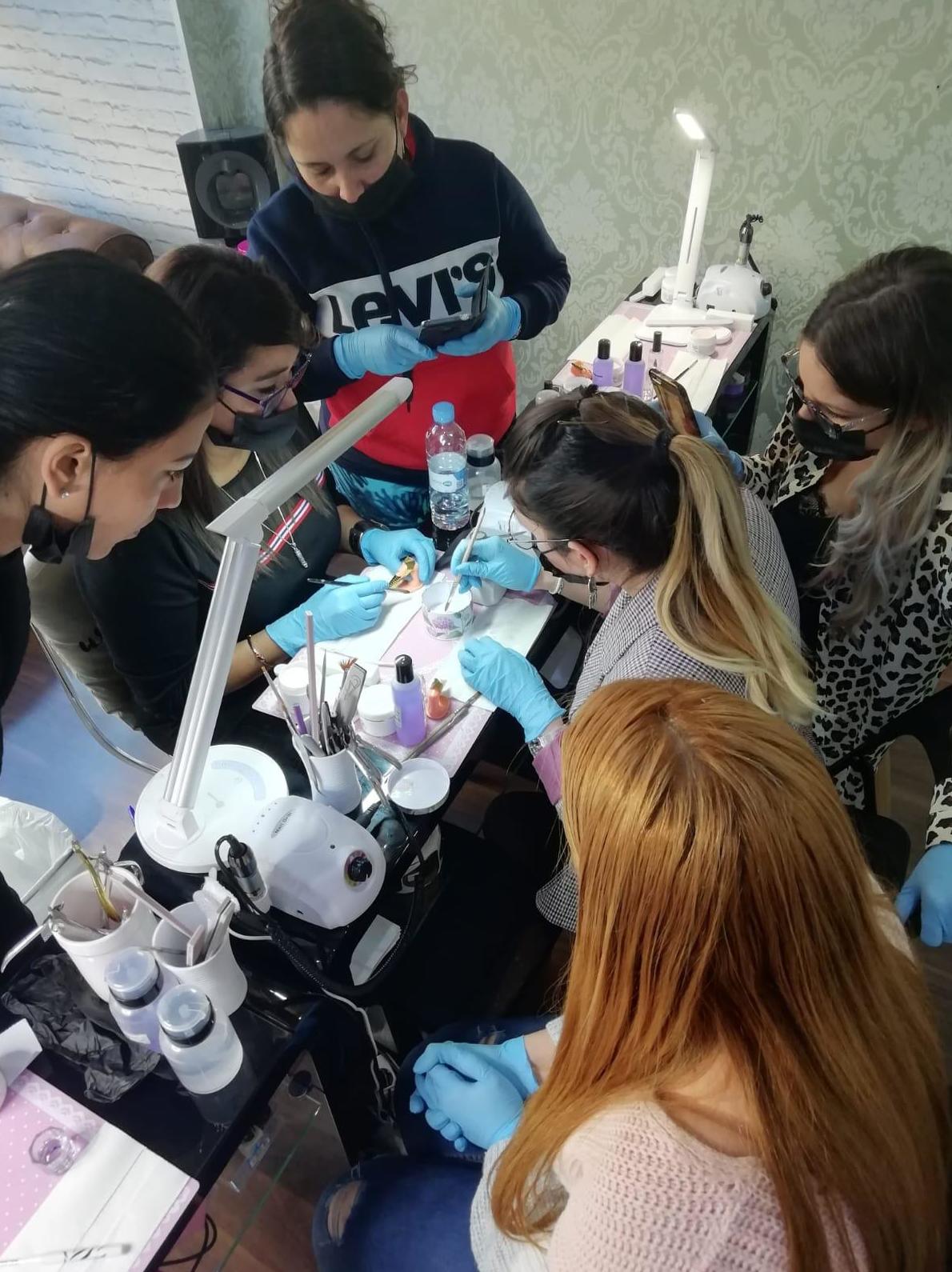 Curso de uñas Curso de uñas
