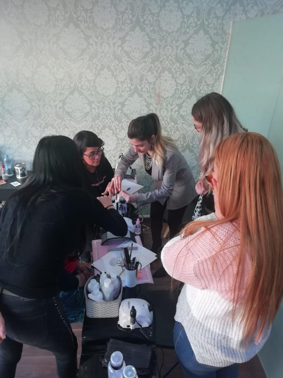 Curso de uñas Curso de uñas
