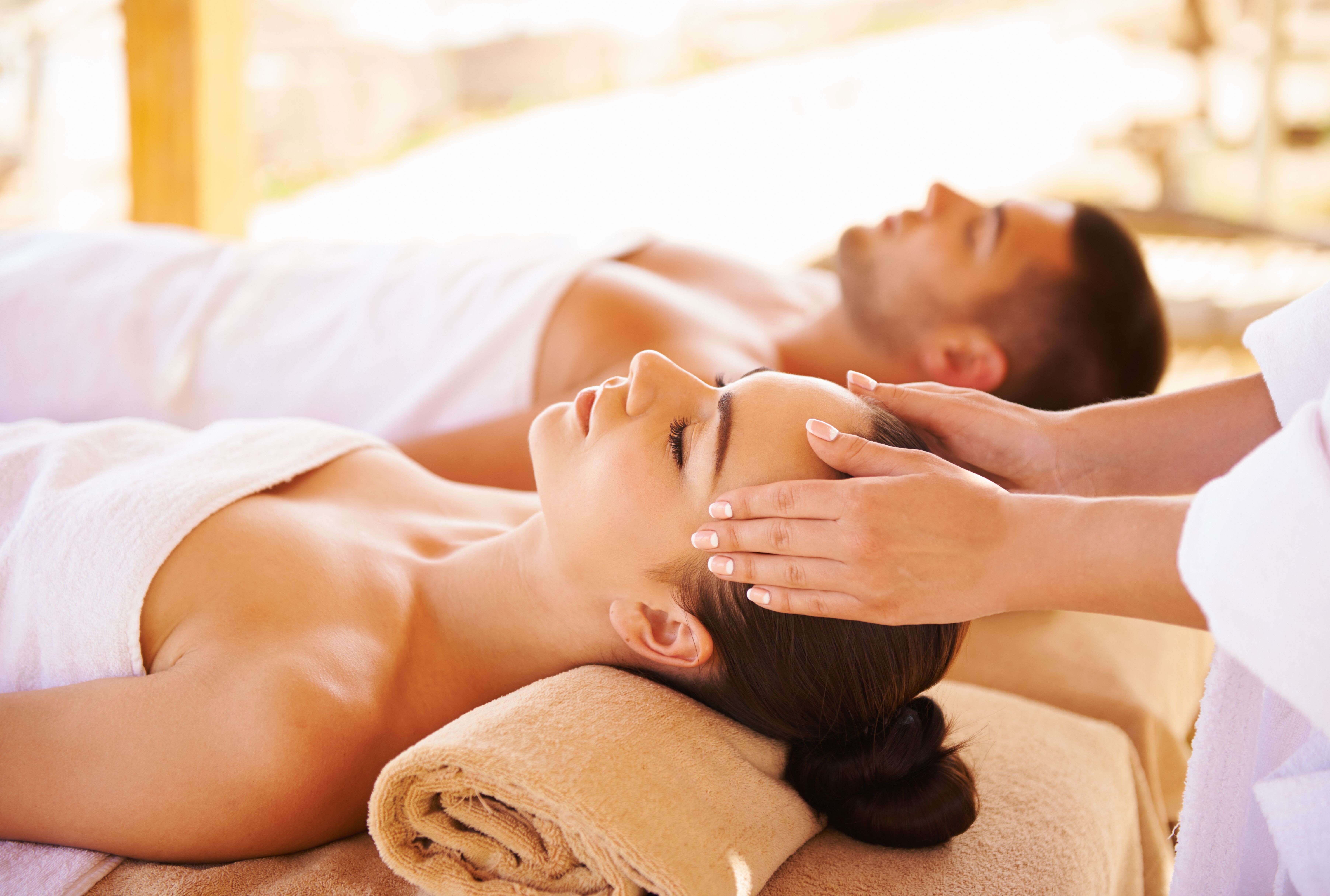 Masaje relajante con aromaterapia en pareja: Servicios de Estética de Medicina & Estética Glamour Masaje relajante con aromaterapia en pareja: Servicios de Estética de Medicina & Estética Glamour