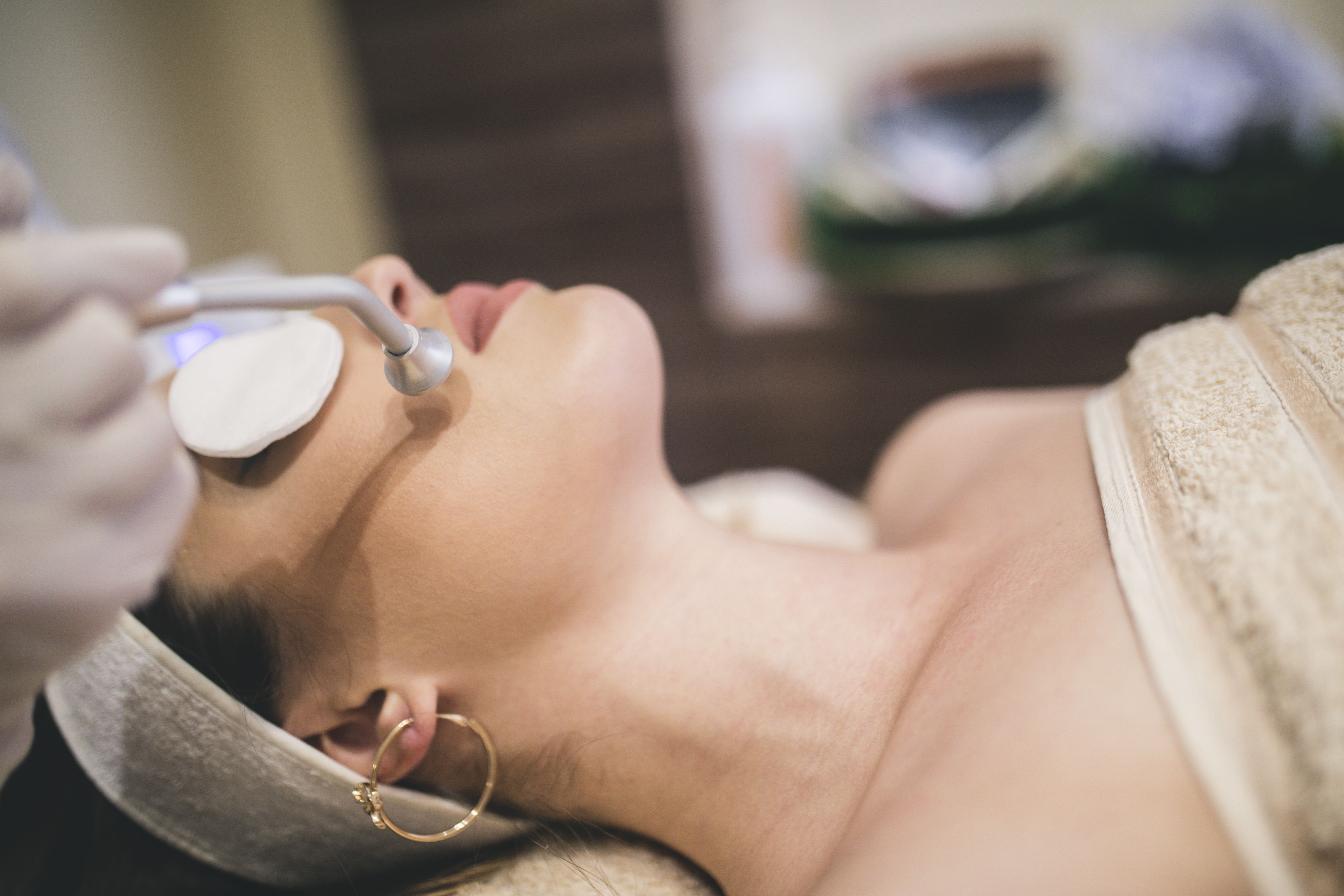 Limpieza profunda con punta de diamante: Servicios de Estética de Medicina & Estética Glamour Limpieza profunda con punta de diamante: Servicios de Estética de Medicina & Estética Glamour