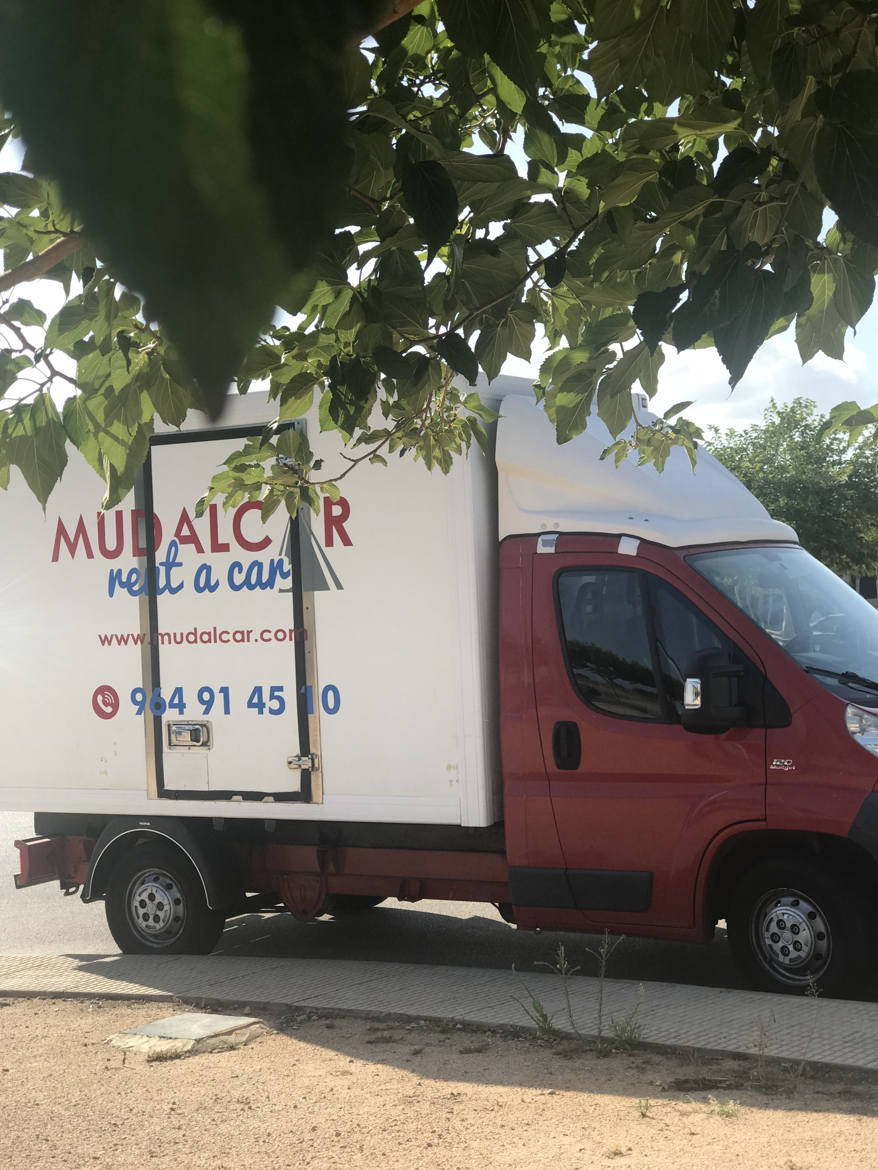 Alquiler de furgones: Servicios de MUDALCAR rent a car Alquiler de furgones: Servicios de MUDALCAR rent a car