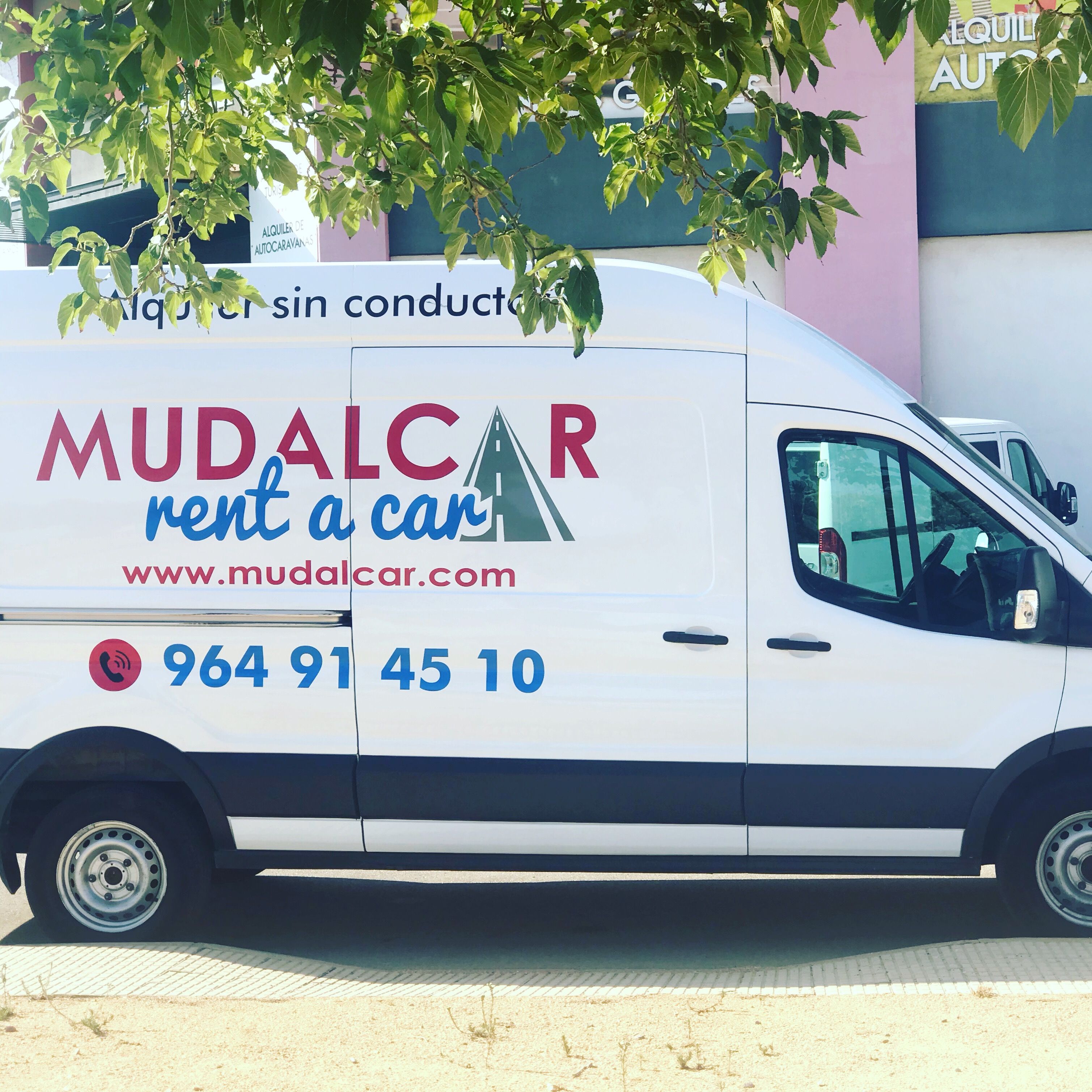 Alquiler furgonetas: Servicios de MUDALCAR rent a car Alquiler furgonetas: Servicios de MUDALCAR rent a car