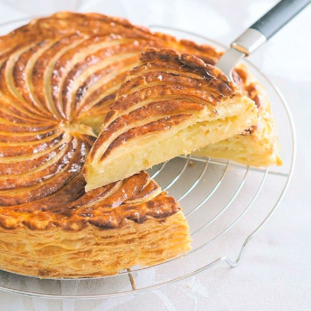 Postre francés típico en Reyes en Francia Postre francés típico en Reyes en Francia