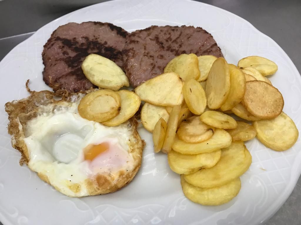 Platos combinados: Carta de Cafetería Restaurante Zagora Platos combinados: Carta de Cafetería Restaurante Zagora