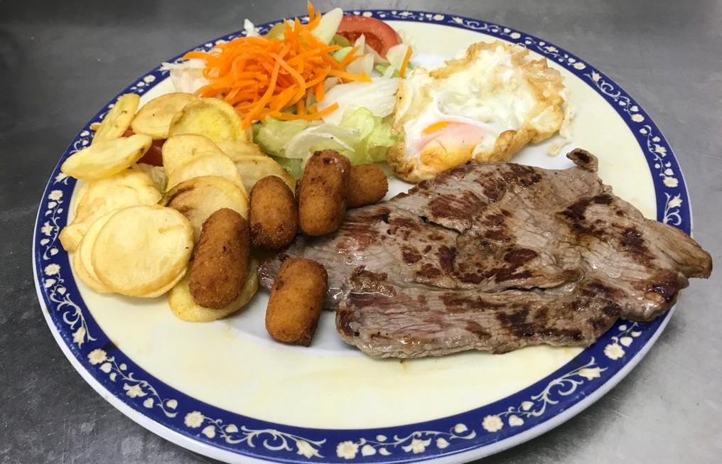Platos combinados: Carta de Cafetería Restaurante Zagora Platos combinados: Carta de Cafetería Restaurante Zagora