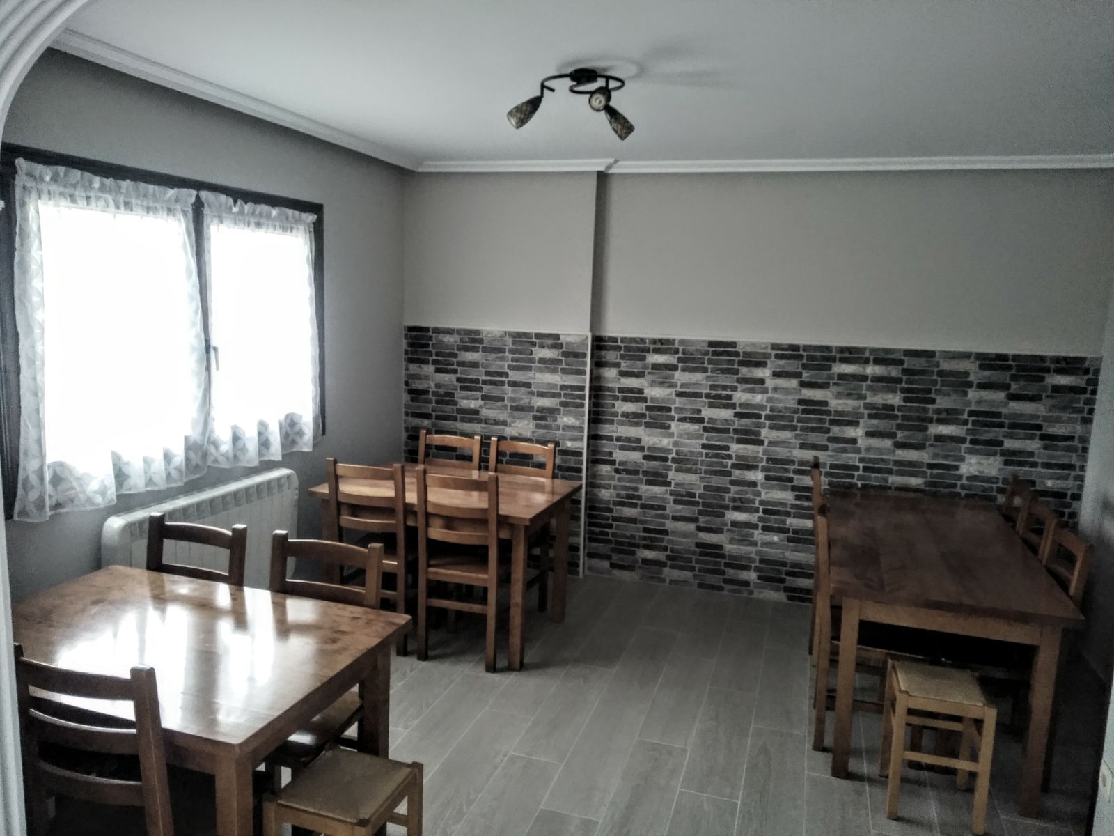 Cocina y sala para las 5 habitaciones: Nuestra Casa de Casa Rural Begoña Cocina y sala para las 5 habitaciones: Nuestra Casa de Casa Rural Begoña