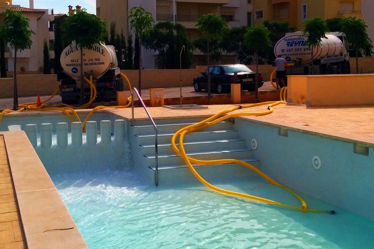 Transporte de agua para piscinas