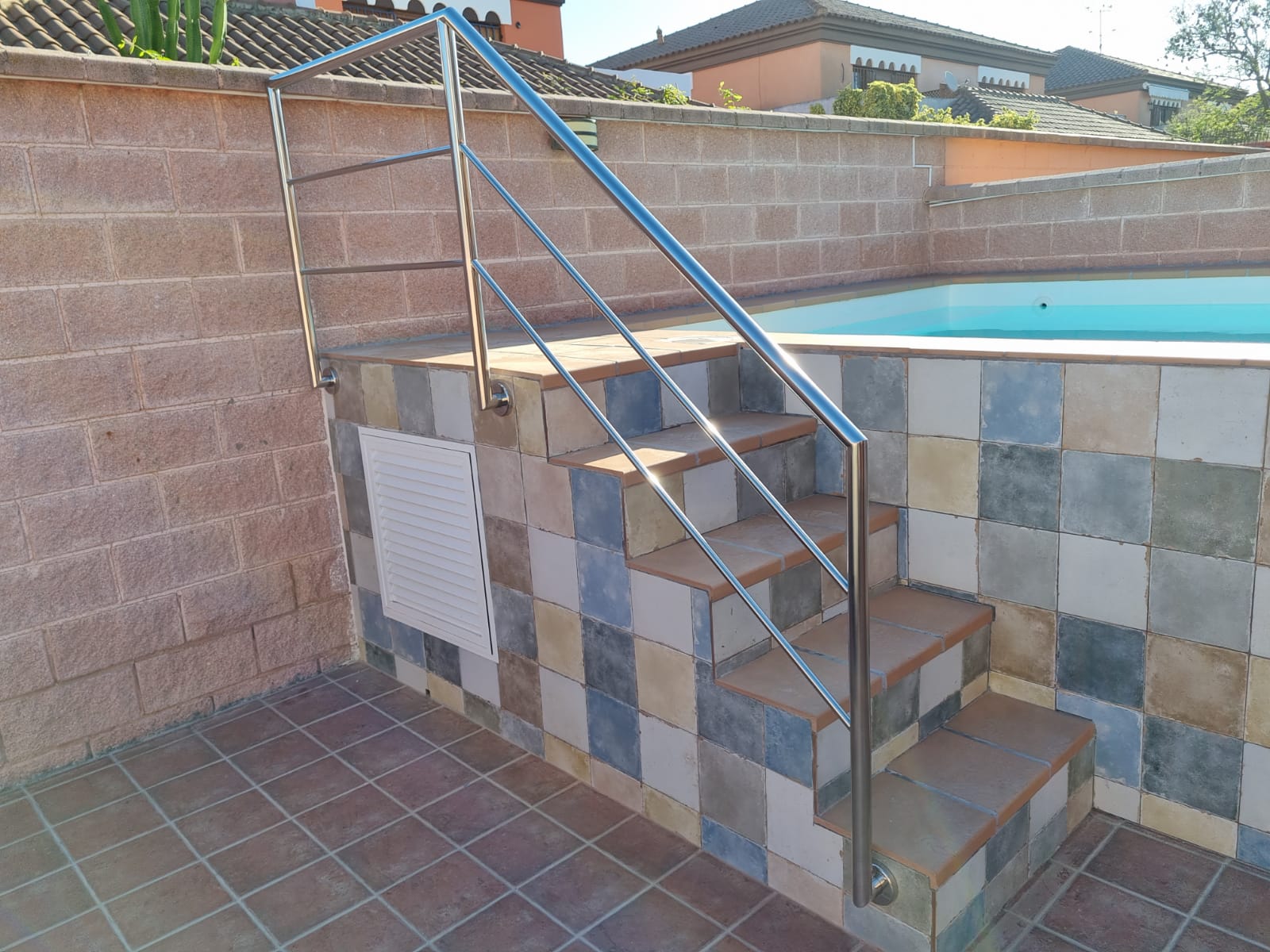 barandilla piscina 5_21.jpg barandilla piscina 5_21.jpg