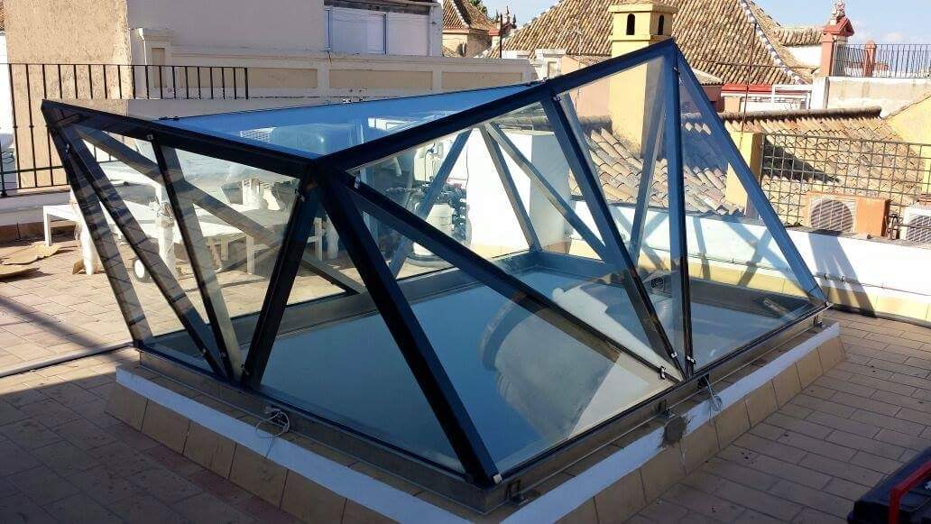 Monteras de acero inoxidable y vidrio para cerramiento de patios o zonas: de Icminox Monteras de acero inoxidable y vidrio para cerramiento de patios o zonas: de Icminox