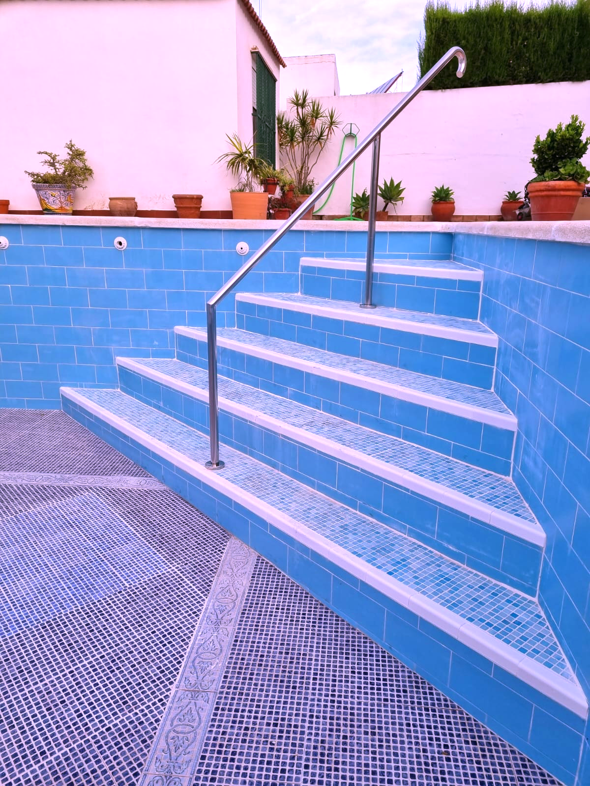 Barandilla de acceso a piscina Barandilla de acceso a piscina