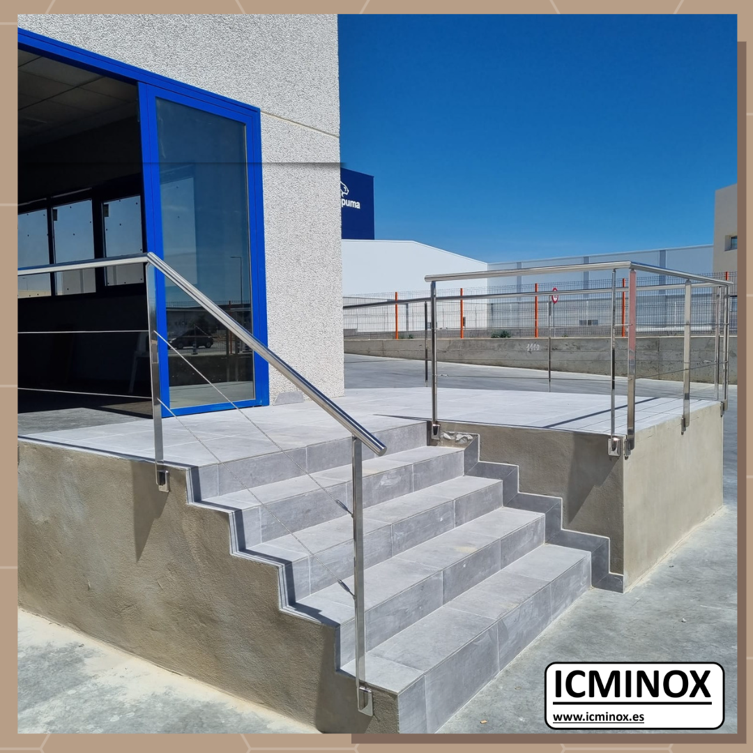 Barandillas de acero inoxidable con cables tensores y pasamanos adaptados: de Icminox Barandillas de acero inoxidable con cables tensores y pasamanos adaptados: de Icminox