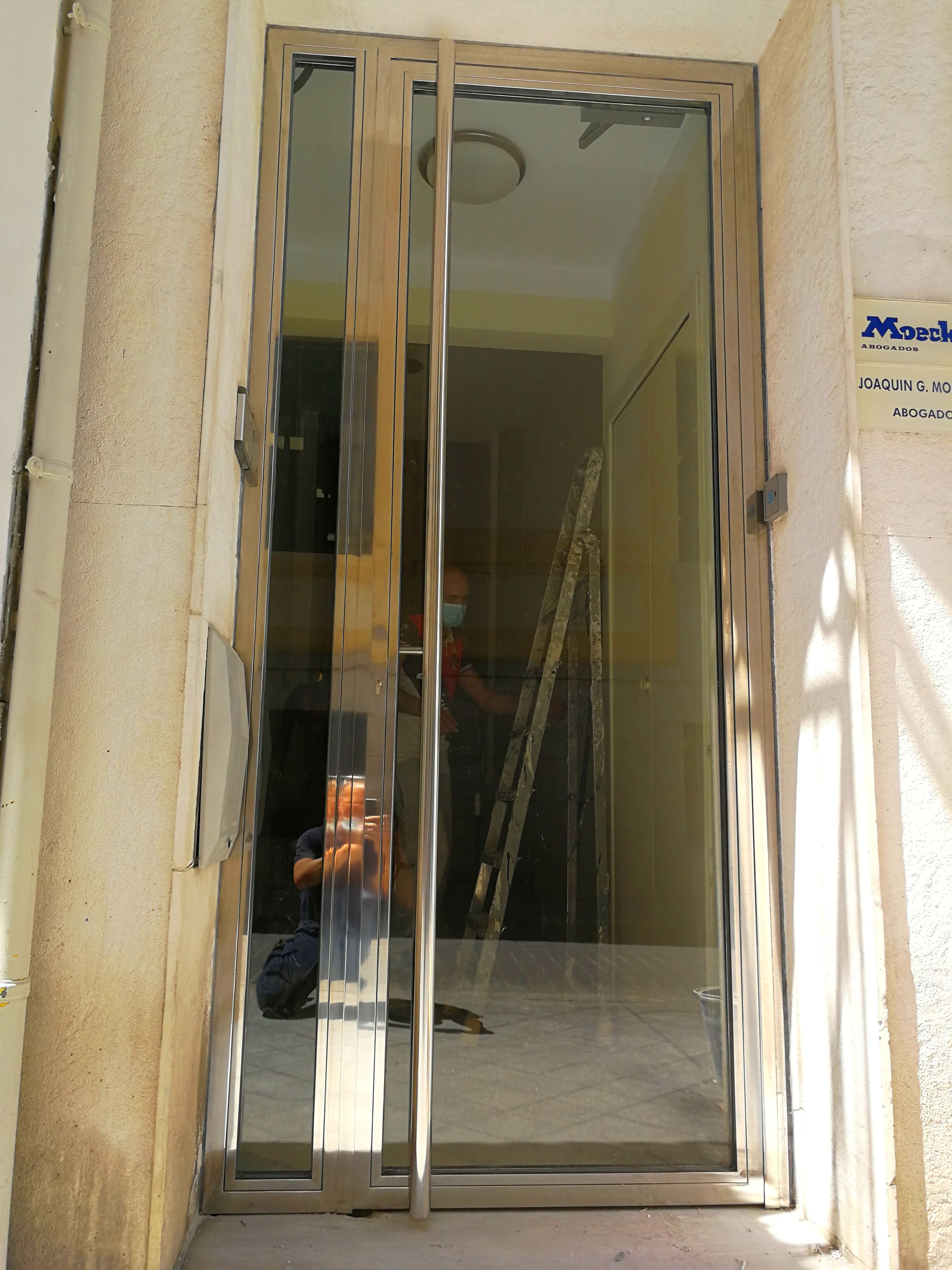 Puerta de oficina de acero inoxidable y vidrio Puerta de oficina de acero inoxidable y vidrio