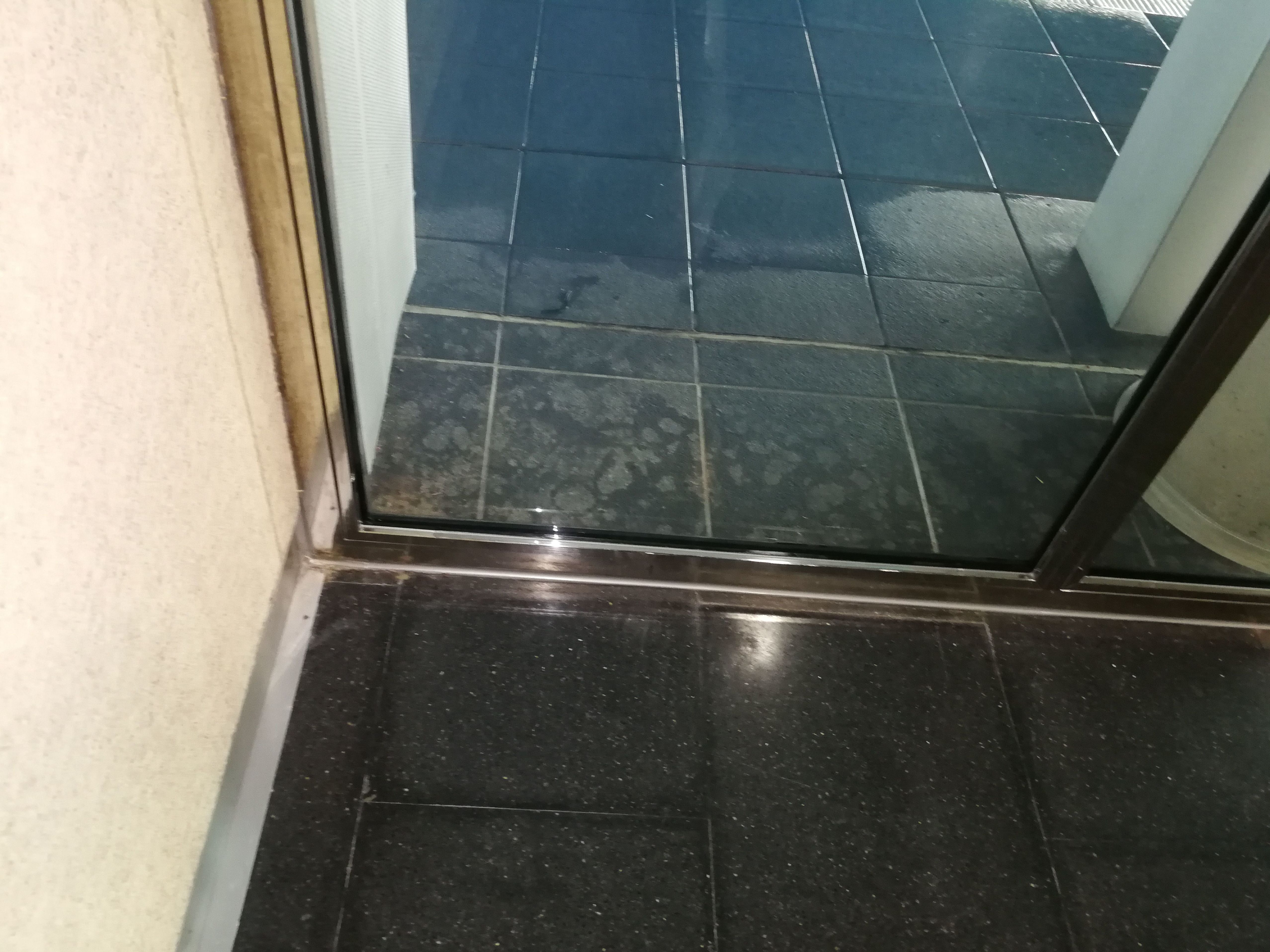 Cerramiento de piscina cubierta.Fijo con divisiones de acero inoxidable de calidad Aisi 316 Cerramiento de piscina cubierta.Fijo con divisiones de acero inoxidable de calidad Aisi 316