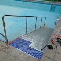 Barandilla de acero inoxidable para rampa de acceso a piscina:  de Icminox