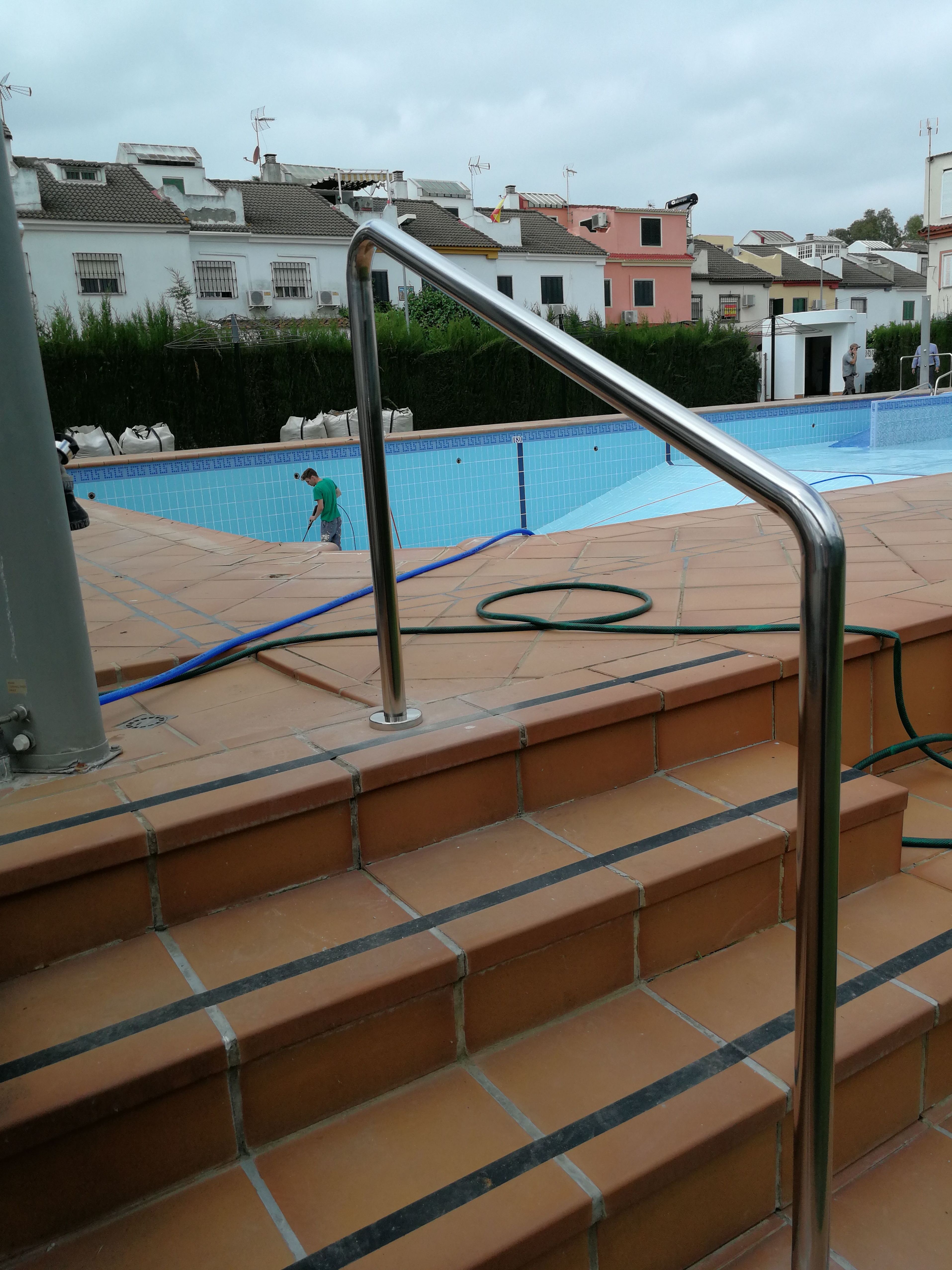 Barandillas de acero inoxidable para zona de piscina de comunidad de vecinos Barandillas de acero inoxidable para zona de piscina de comunidad de vecinos