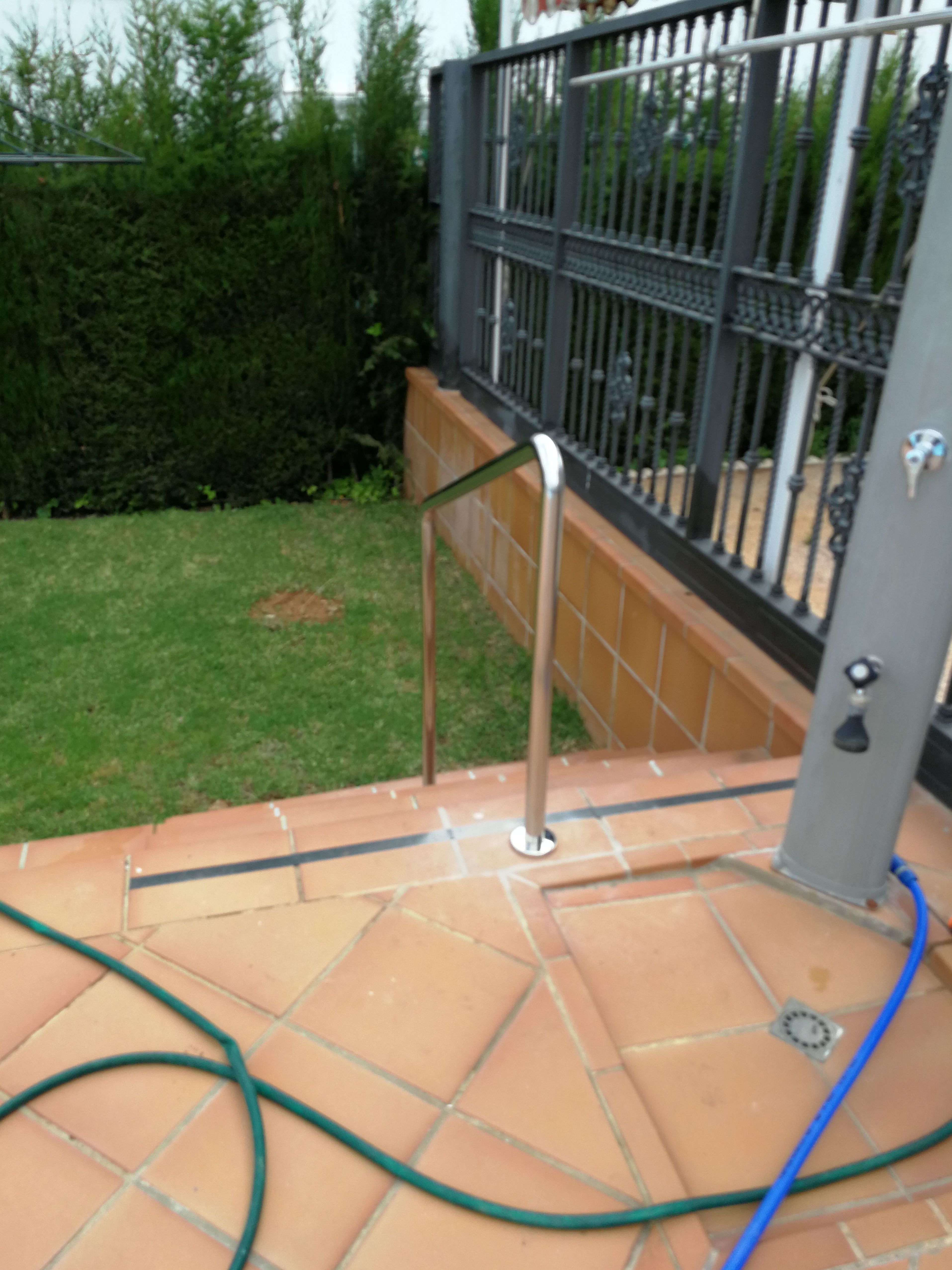Barandilla de acero inoxidable para zona de piscina de comunidad de vecinos. Barandilla de acero inoxidable para zona de piscina de comunidad de vecinos.