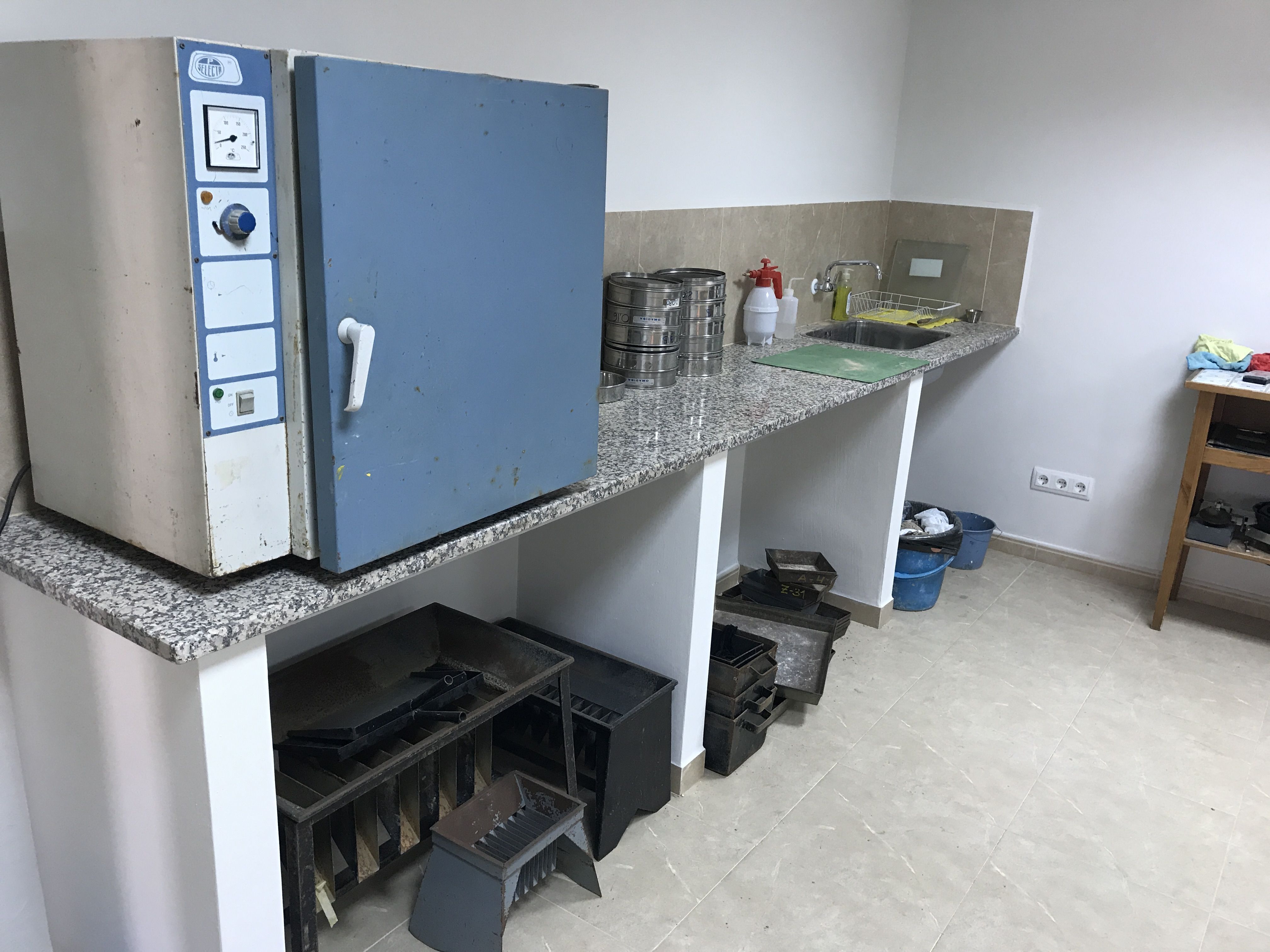 Ensayos de laboratorio de mecánica de suelos: Servicios de Técnicas del Suelo Ensayos de laboratorio de mecánica de suelos: Servicios de Técnicas del Suelo