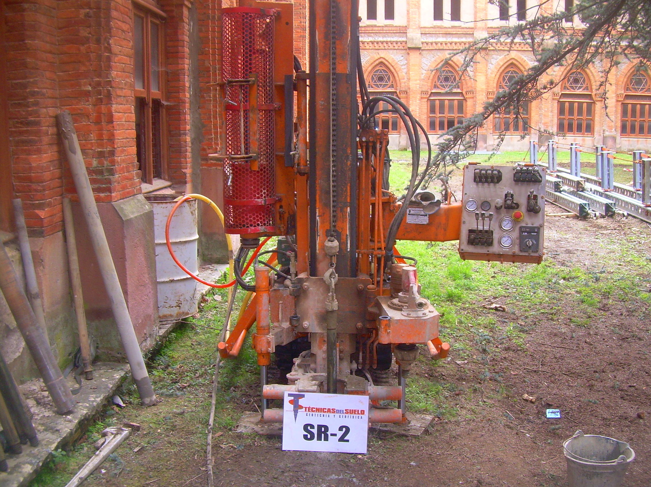 Sondeo geotécnico en Universidad de Comillas Sondeo geotécnico en Universidad de Comillas