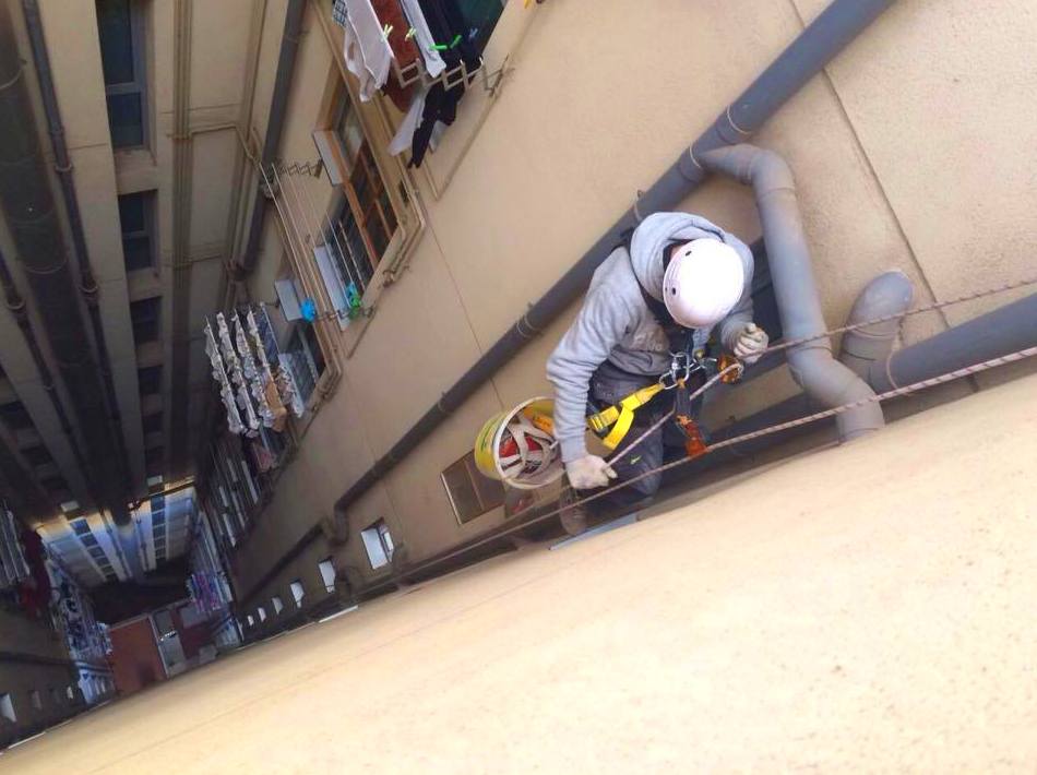 Trabajos Verticales: Servicios de Rehabilitar BCN Trabajos Verticales: Servicios de Rehabilitar BCN