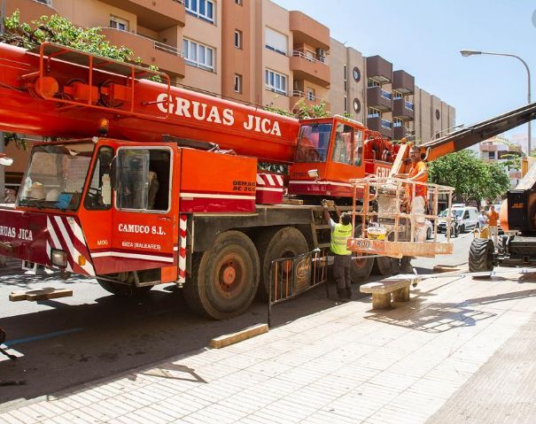 Alquiler de grupos electrógenos: Servicios de Grúas Jica Camuco, S.L. Alquiler de grupos electrógenos: Servicios de Grúas Jica Camuco, S.L.