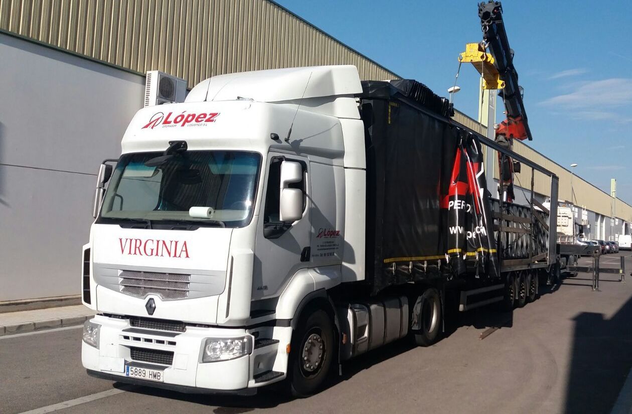 Foto 10 de Transportes de mercancía por grupaje o cargas completas en  | OPERADOR LOGÍSTICO LÓPEZ S.L