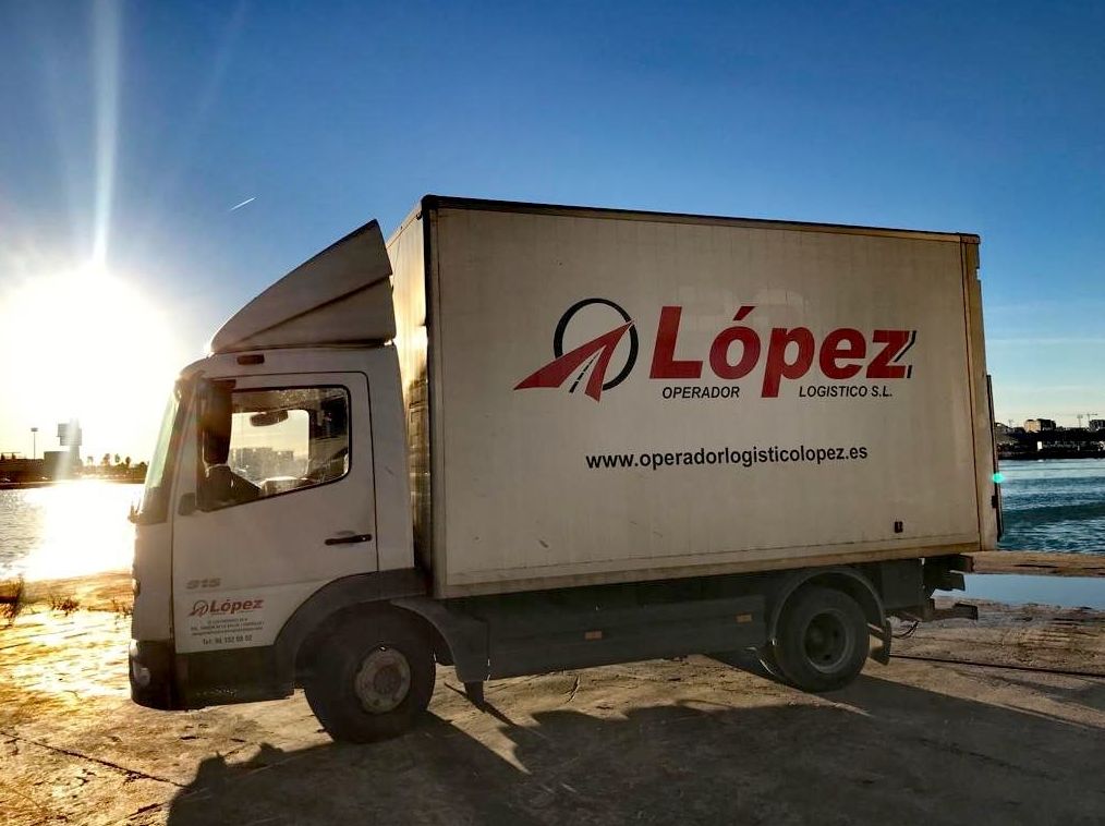 Foto 9 de Transportes de mercancía por grupaje o cargas completas en  | OPERADOR LOGÍSTICO LÓPEZ S.L