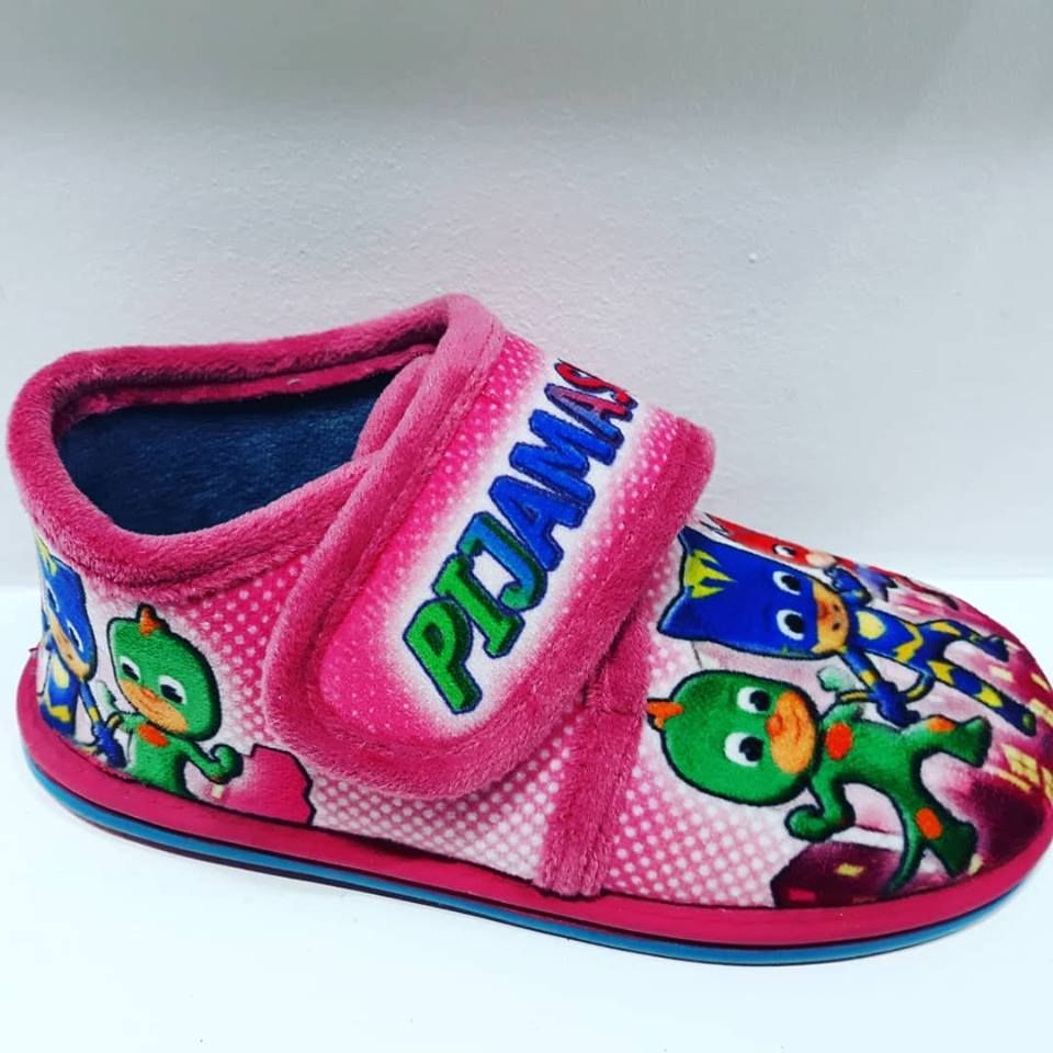 Zapatos Infantiles: Zapatería de Zapatos Yaza Zapatos Infantiles: Zapatería de Zapatos Yaza