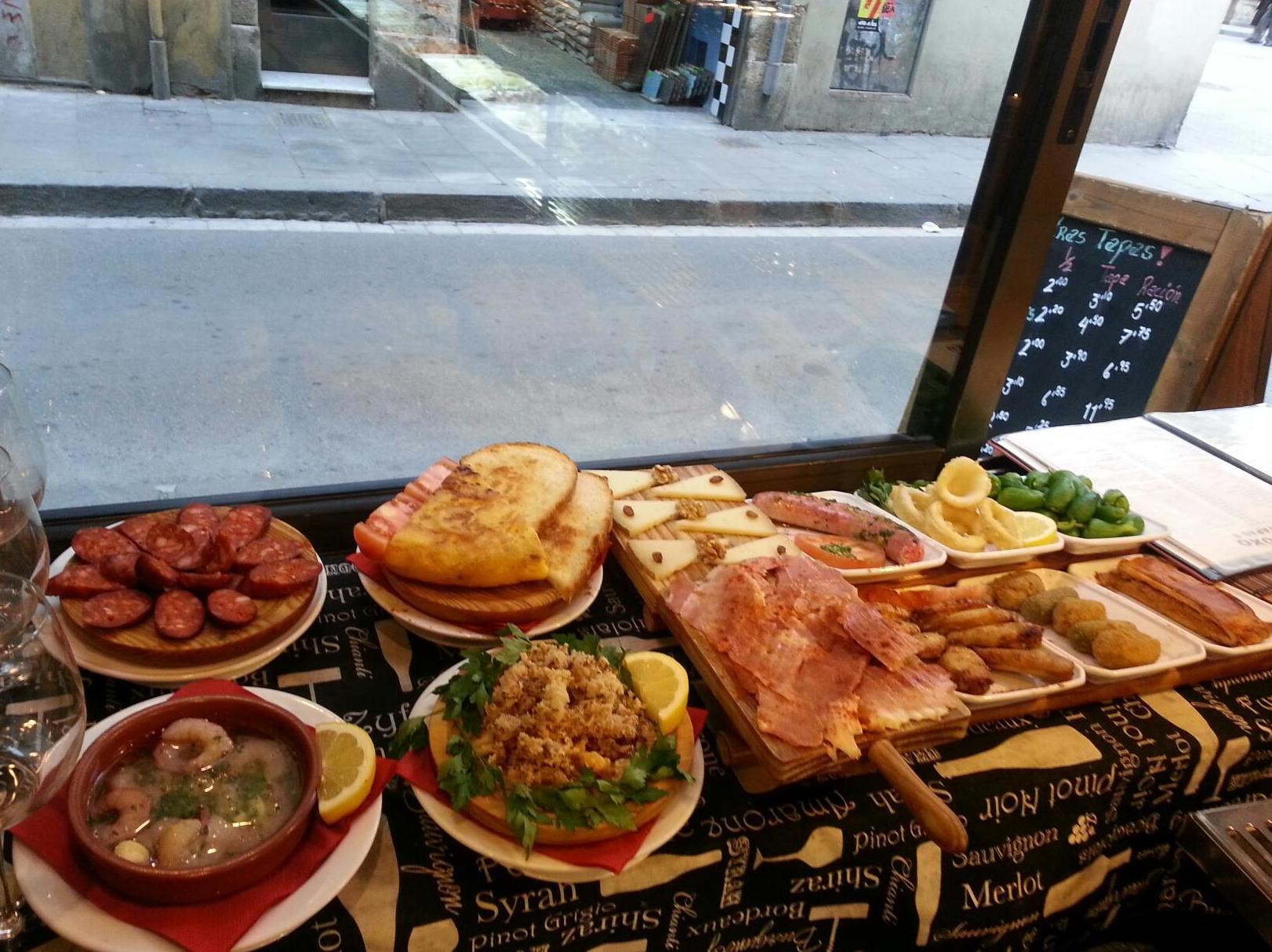 Bocadillos fríos: Tapas de O Toxo 3 Hermanos Bocadillos fríos: Tapas de O Toxo 3 Hermanos