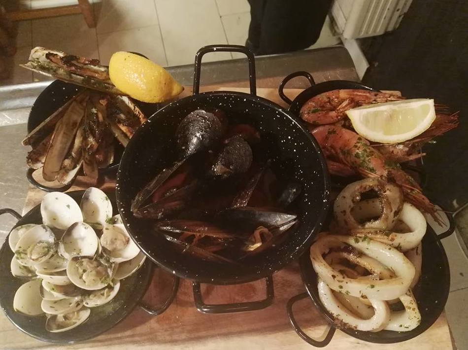 Surtido de marisco: Tapas de O Toxo 3 Hermanos Surtido de marisco: Tapas de O Toxo 3 Hermanos