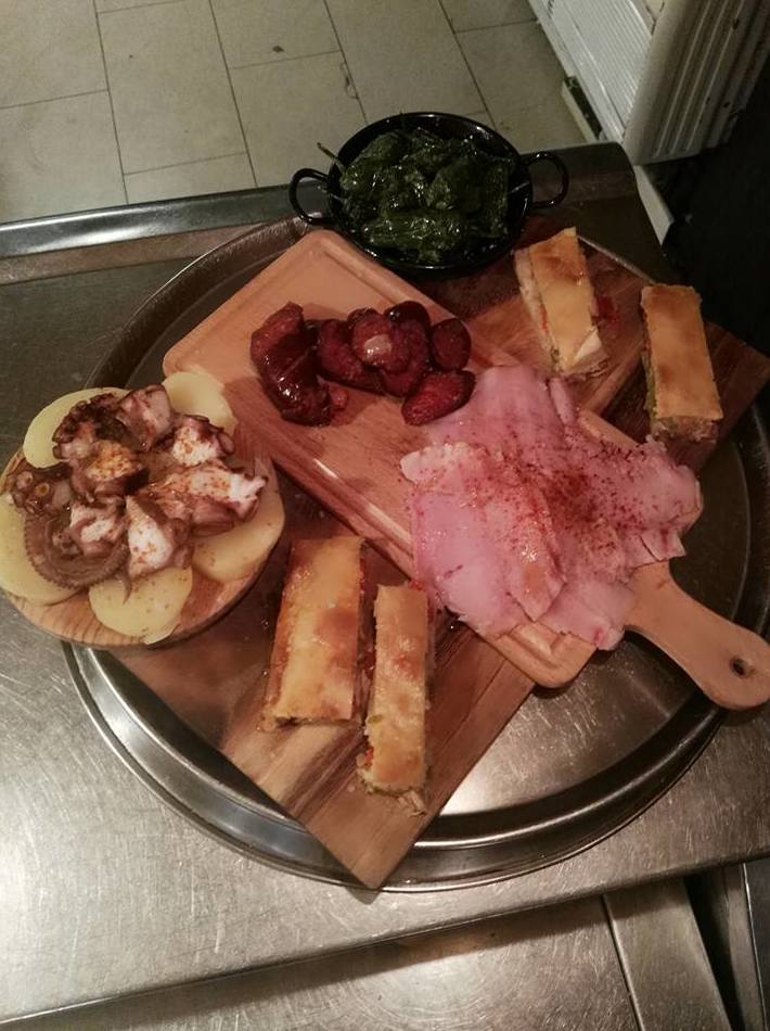 Surtido Gallego: Tapas de O Toxo 3 Hermanos Surtido Gallego: Tapas de O Toxo 3 Hermanos
