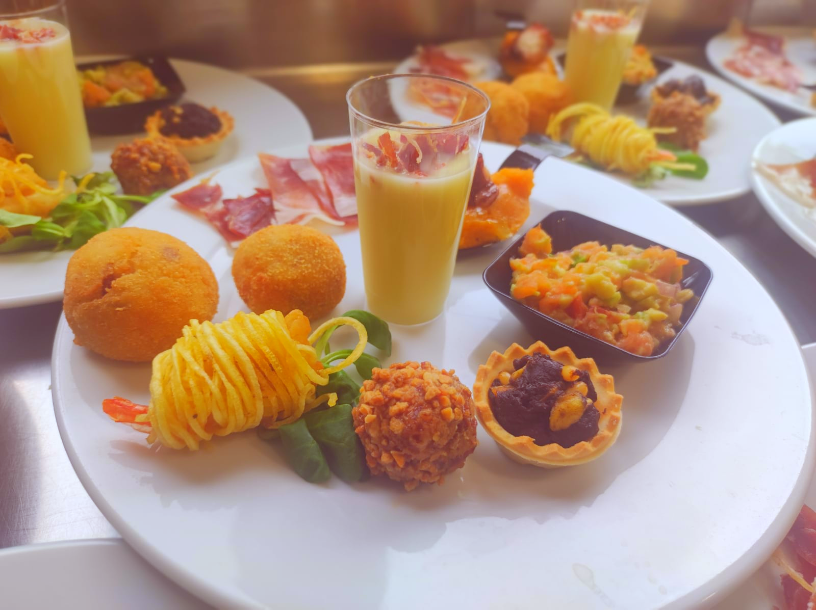 Raciones para catering: Carta y Menús de Restaurante El Cobijo Raciones para catering: Carta y Menús de Restaurante El Cobijo