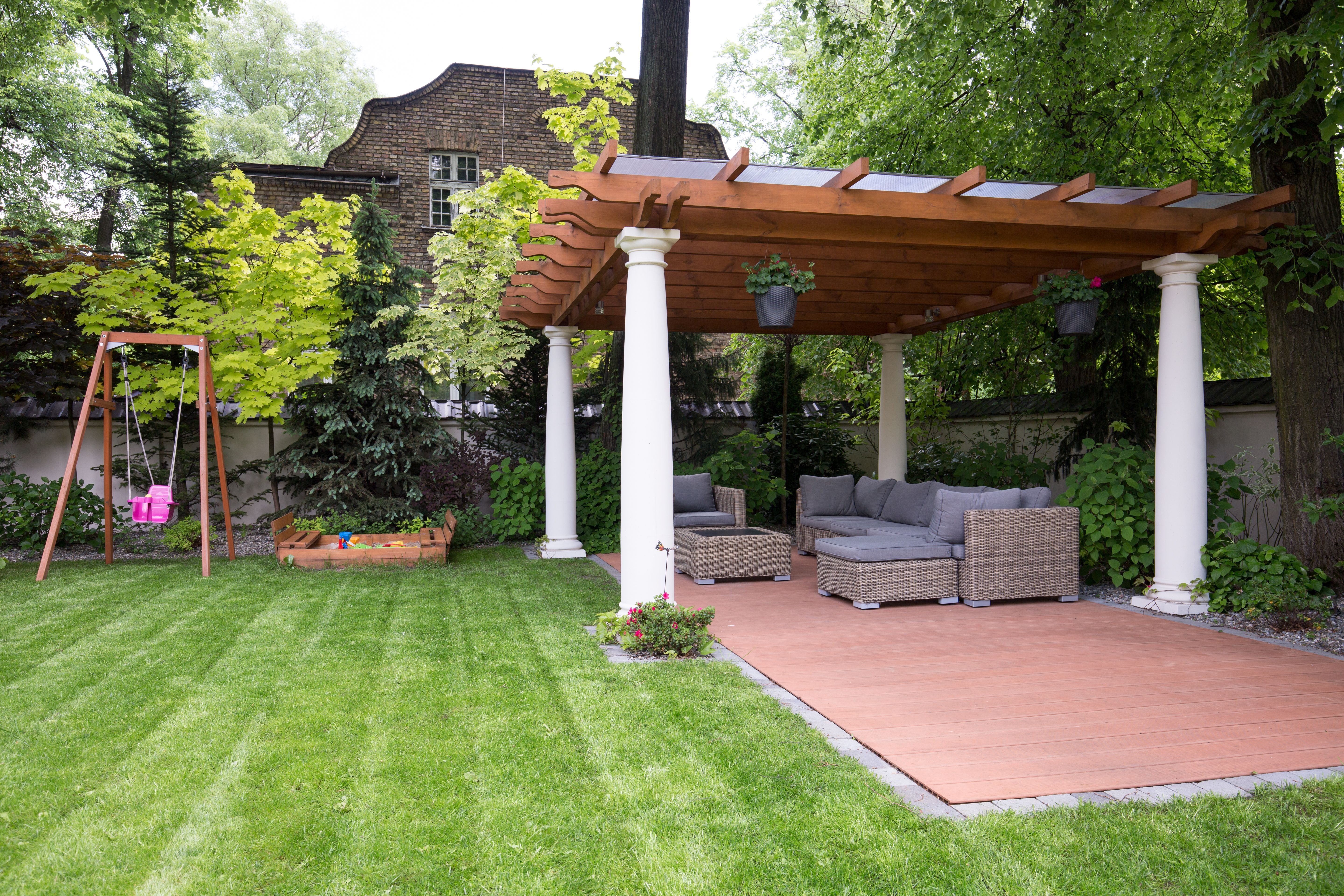 Pérgolas y porches: Servicios de Puertas García Flores Pérgolas y porches: Servicios de Puertas García Flores