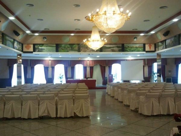 Nuestros Salones: Productos y Servicios de Hotel Doña Carlota **** Nuestros Salones: Productos y Servicios de Hotel Doña Carlota ****