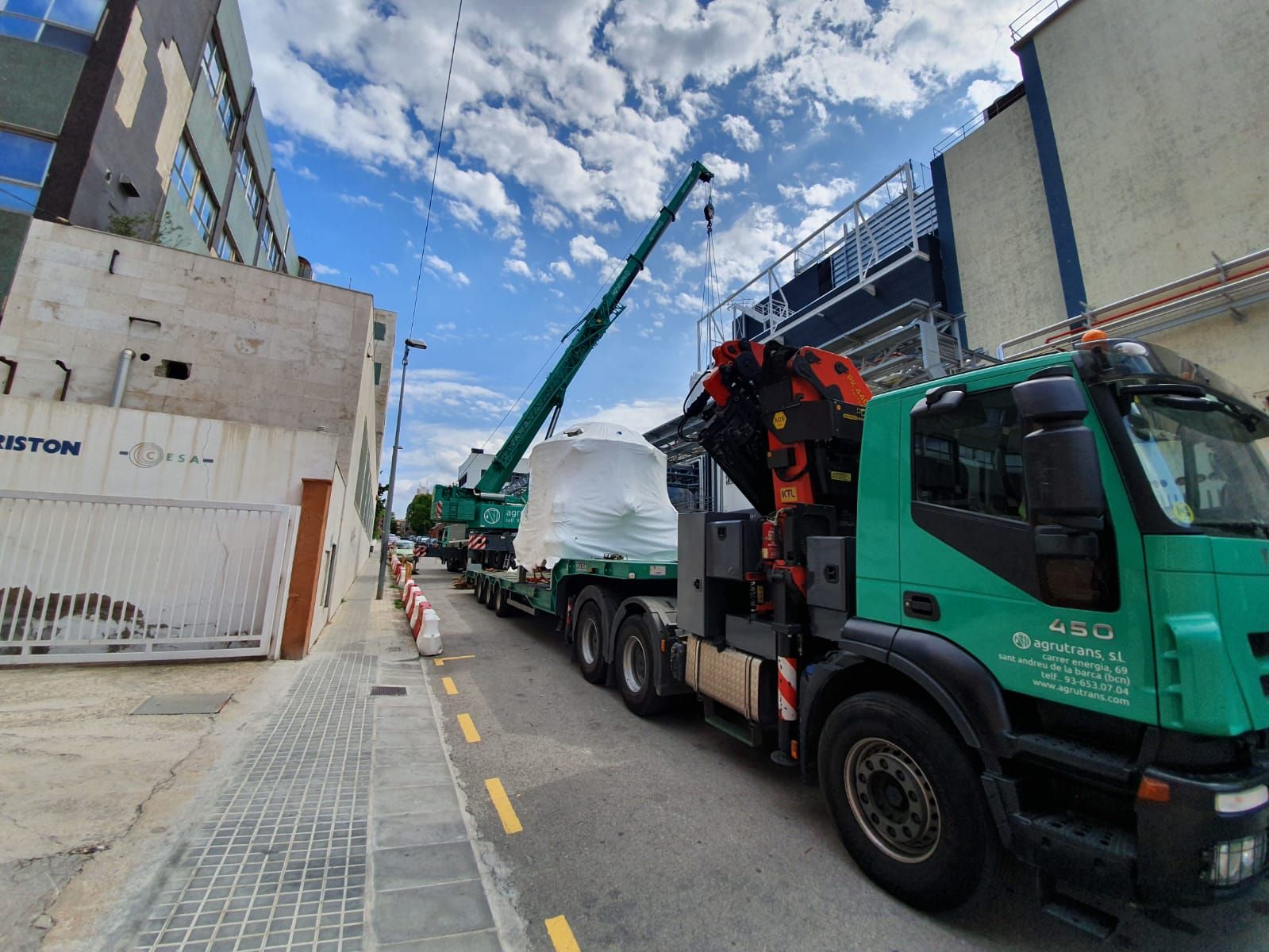 GRÚAS MOVILES AUTOPROPULSADAS: SERVICIOS de Agrutrans GRÚAS MOVILES AUTOPROPULSADAS: SERVICIOS de Agrutrans
