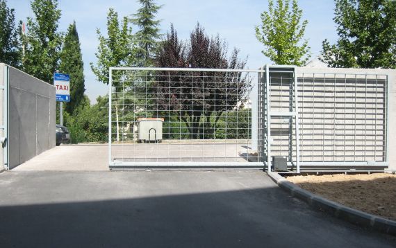 Puertas correderas: Catálogo de Industria Puertas y Cerramientos Puertas correderas: Catálogo de Industria Puertas y Cerramientos