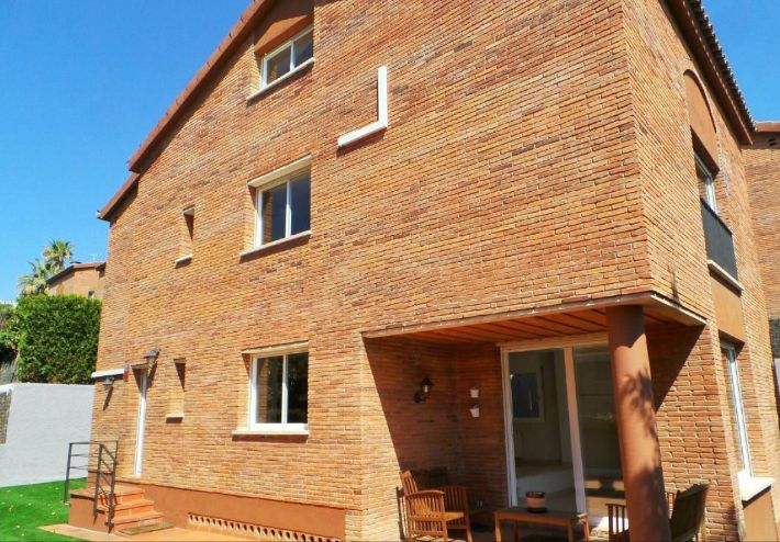 Casa con terreno en El Masnou: Nuestros inmuebles de CAC Investments Casa con terreno en El Masnou: Nuestros inmuebles de CAC Investments