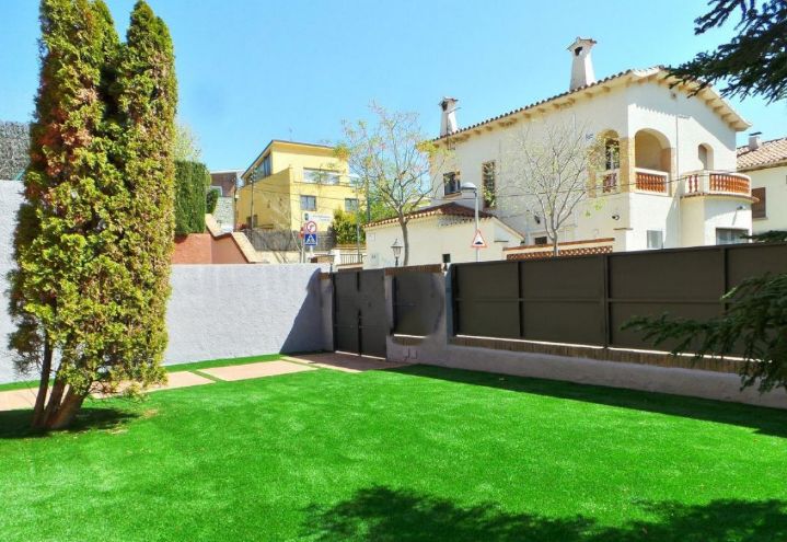 Casa con terreno en El Masnou: Nuestros inmuebles de CAC Investments Casa con terreno en El Masnou: Nuestros inmuebles de CAC Investments