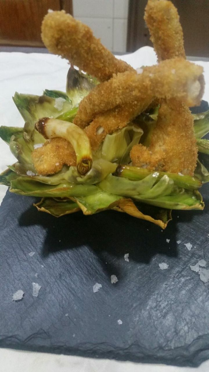 Chuletas de cabrito rebozadas con lágrimas de ajos tiernos. Chuletas de cabrito rebozadas con lágrimas de ajos tiernos.